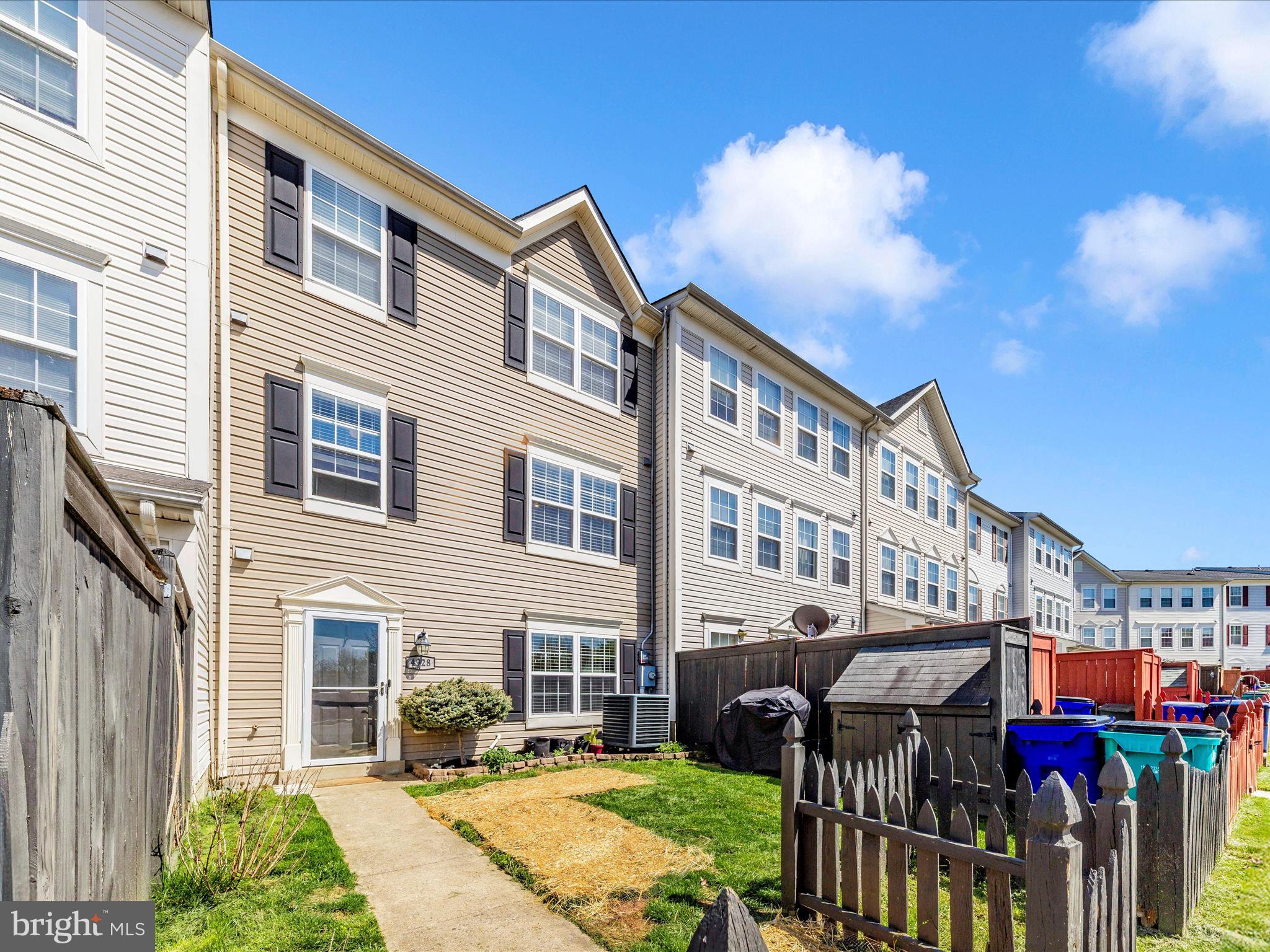 WELLINGTON TRACE - Residential