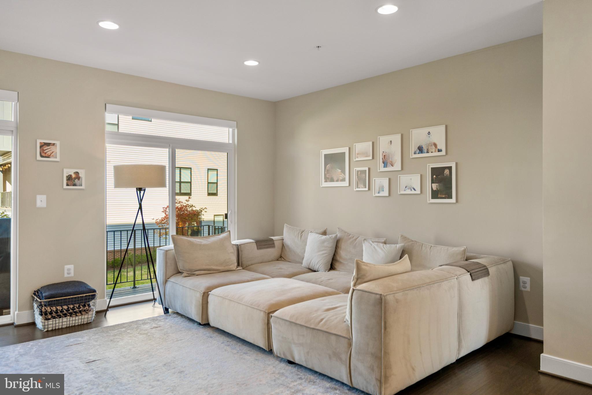 BRAMBLETON TOWN CENTER - Residential