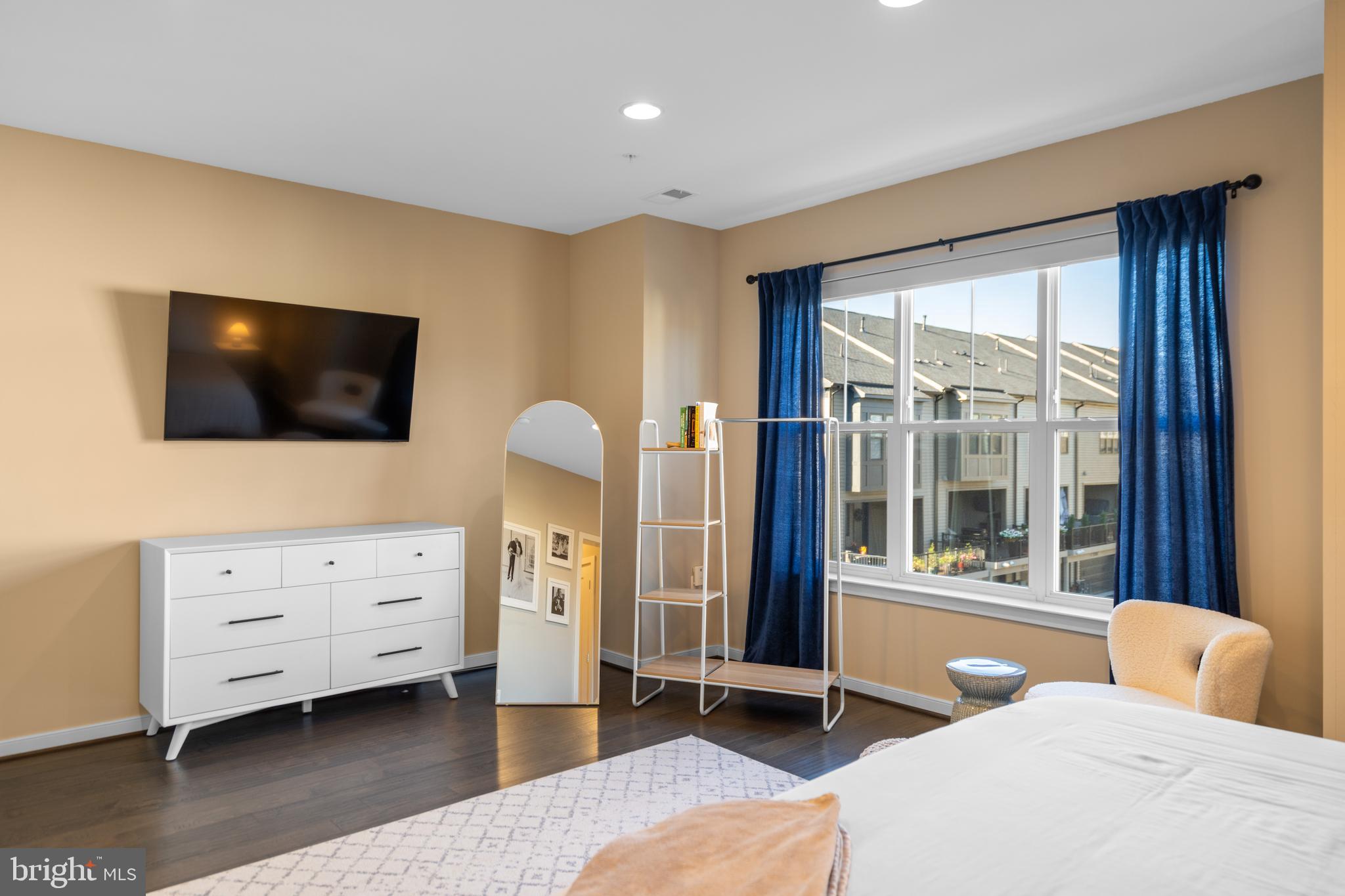 BRAMBLETON TOWN CENTER - Residential