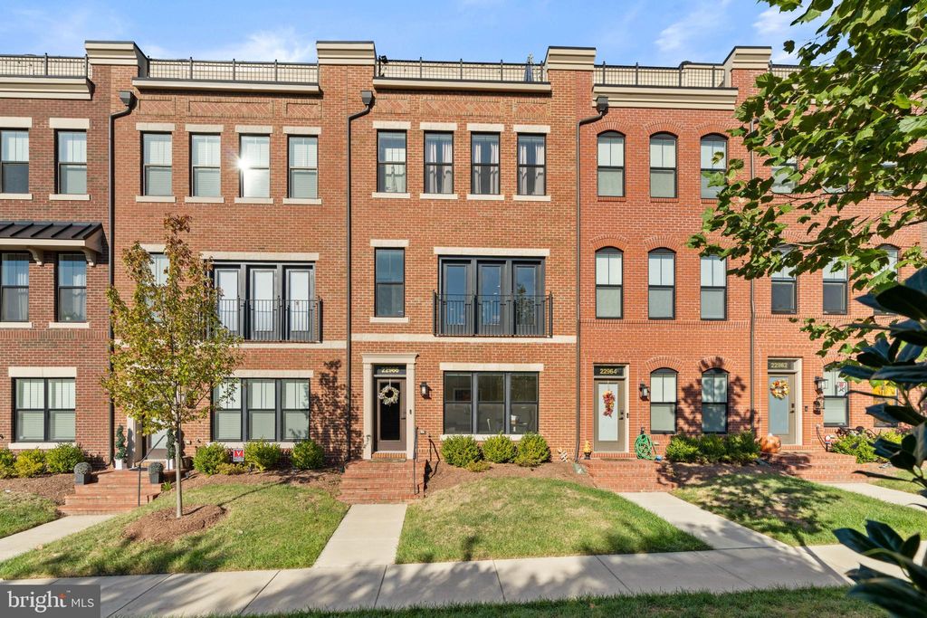 Photo of 22966 Cabral Terrace, BRAMBLETON, VA 20148 (MLS # VALO2112364)