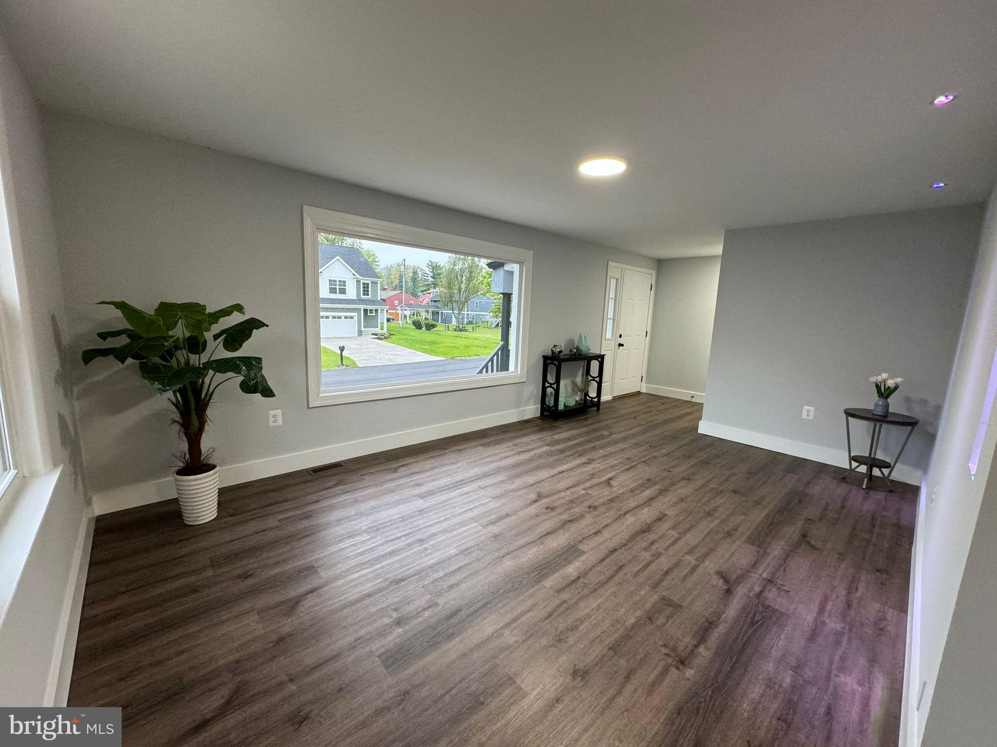 ORCHARD HILLS - Residential