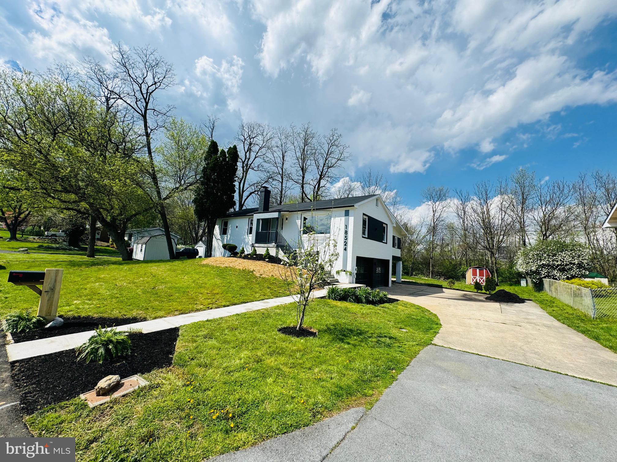 ORCHARD HILLS - Residential