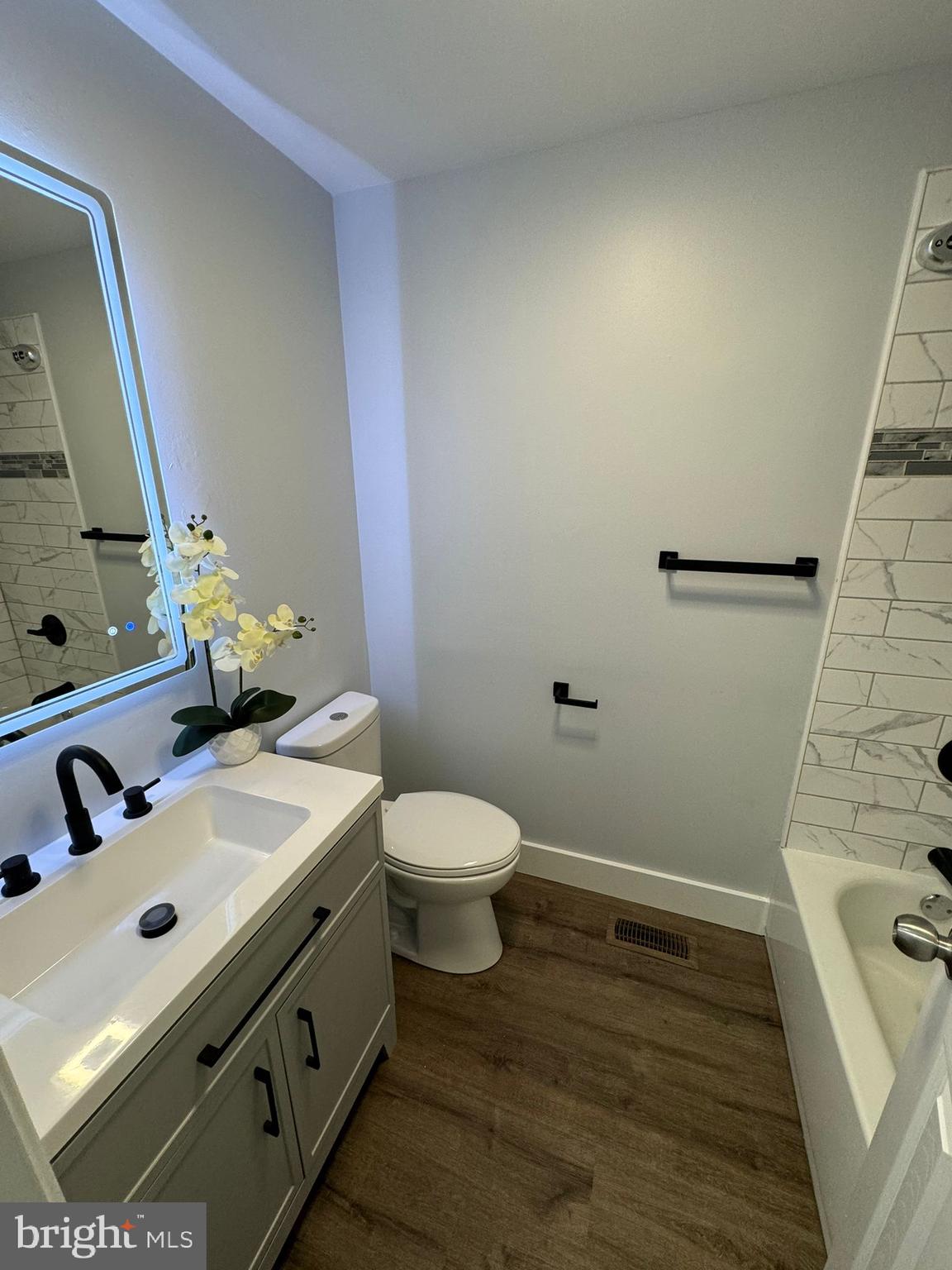 ORCHARD HILLS - Residential