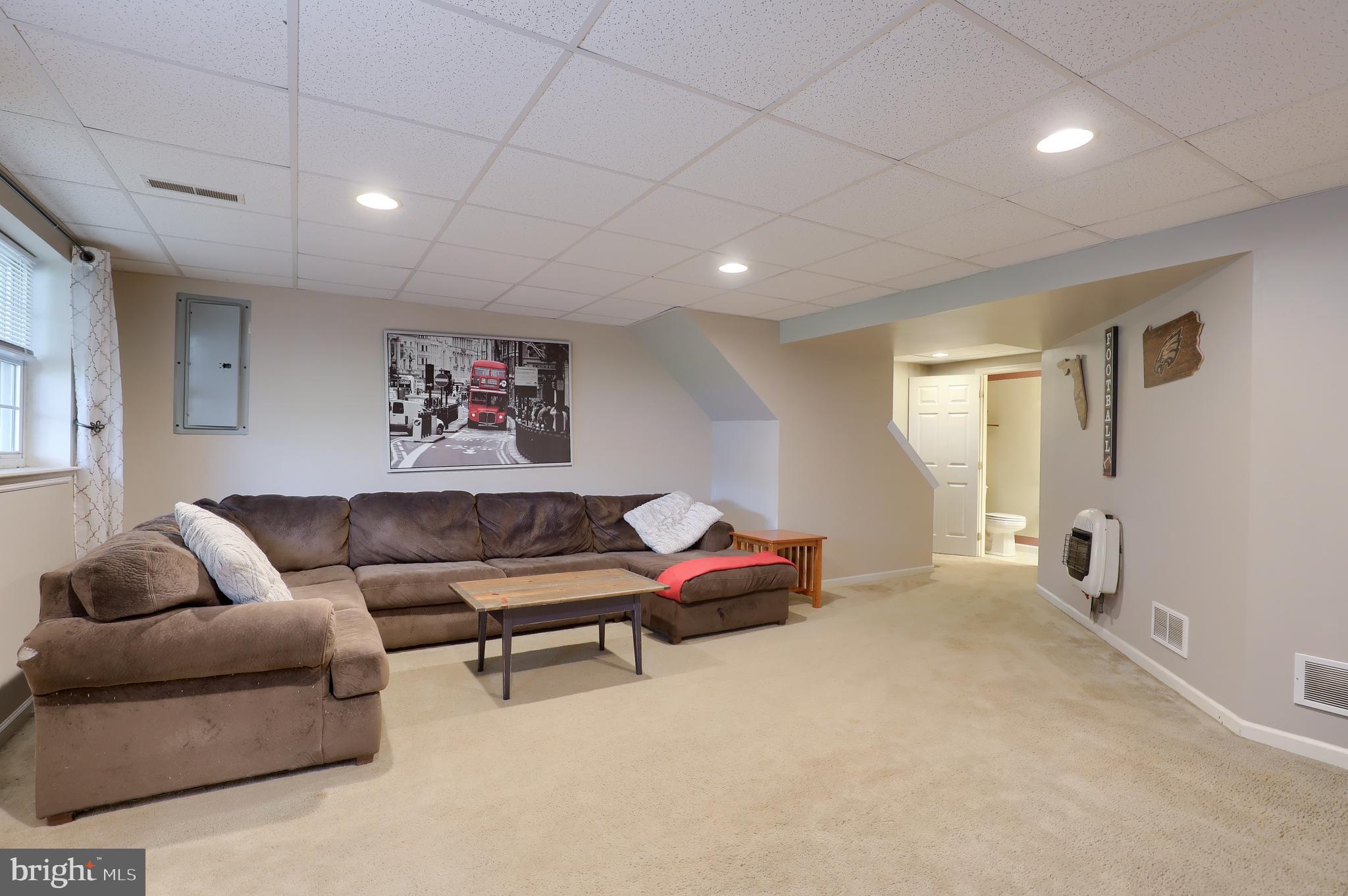 HAMPTON CHASE - Residential