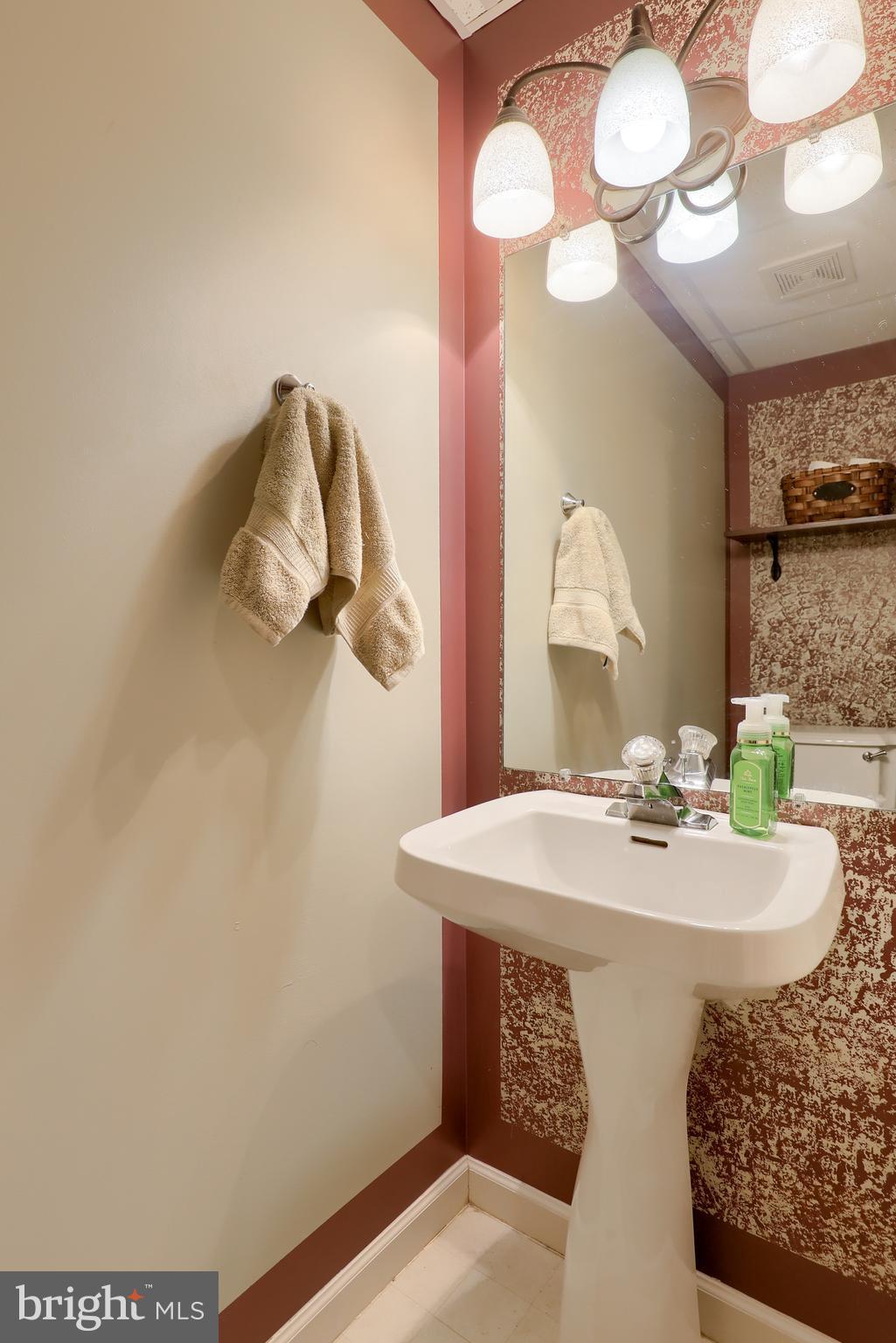 HAMPTON CHASE - Residential