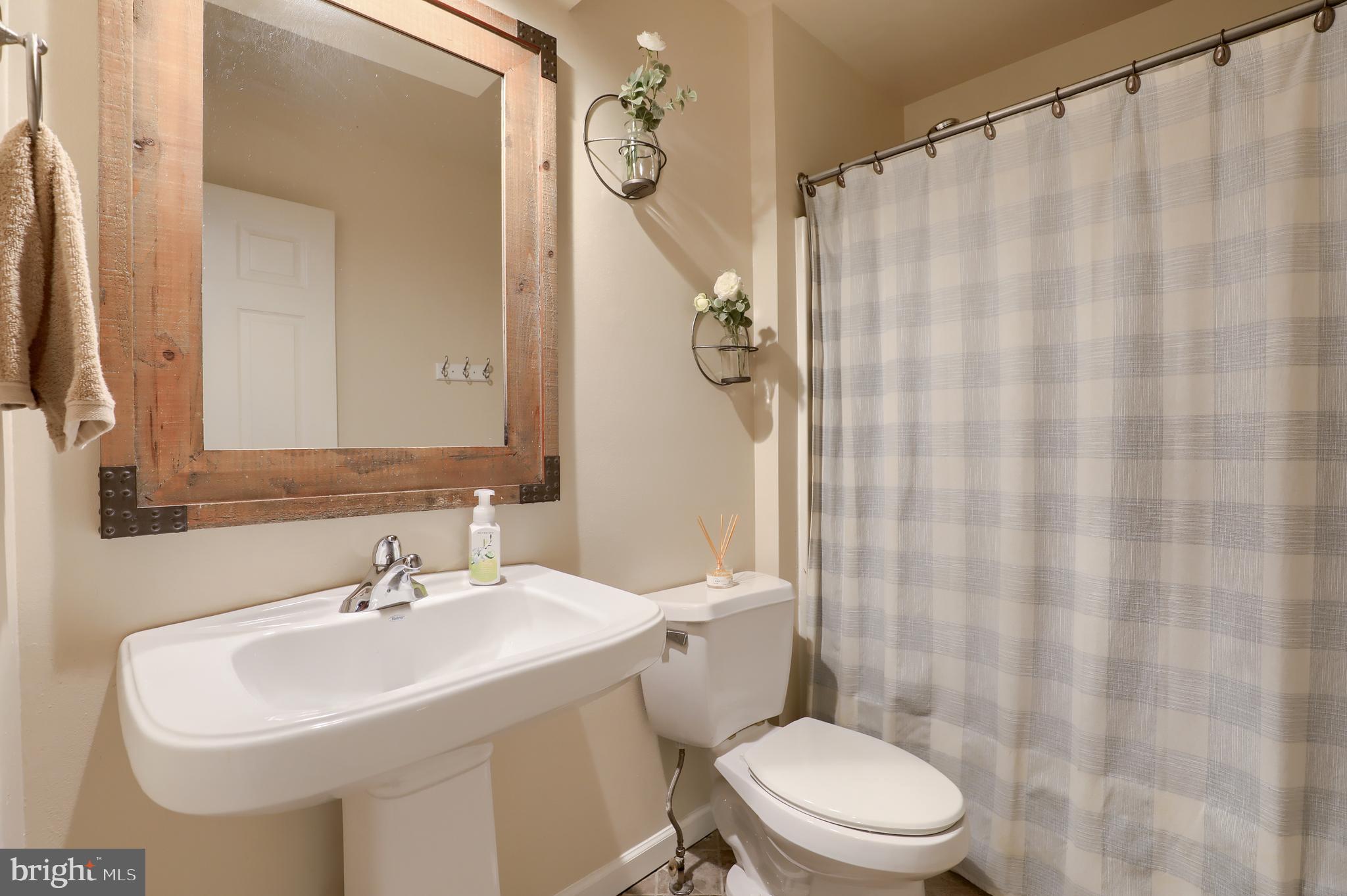 HAMPTON CHASE - Residential