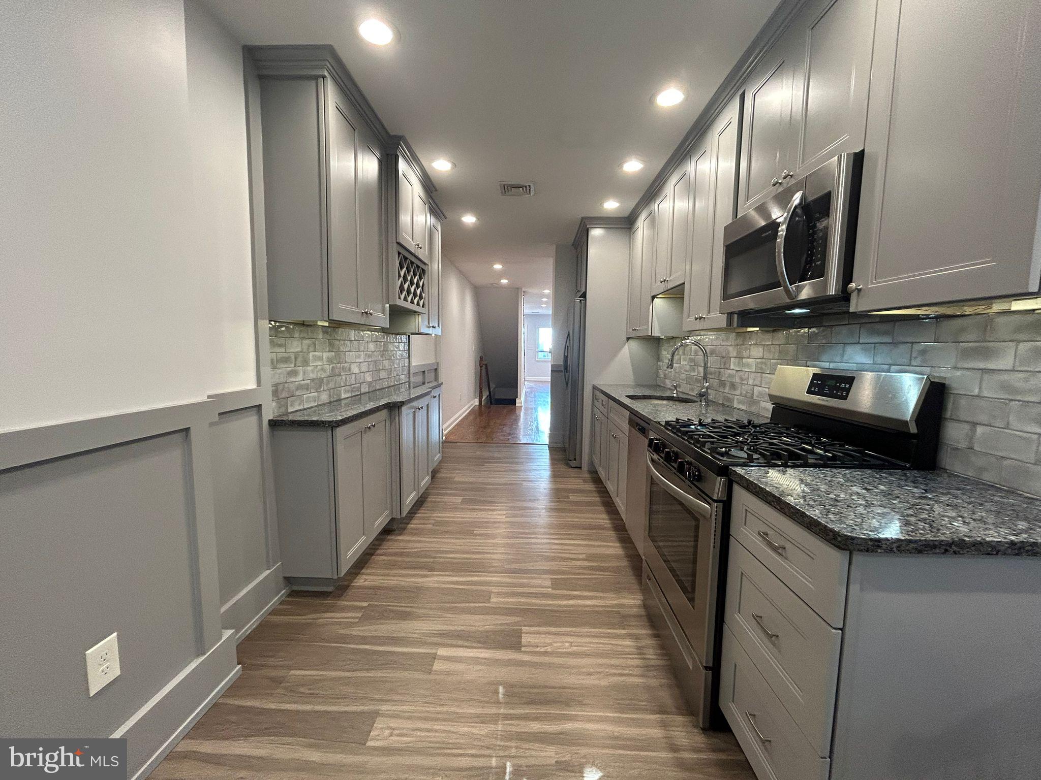 FAIRMOUNT - Residential