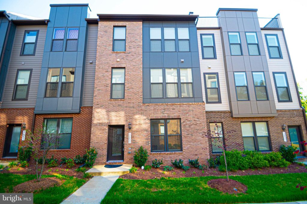 Photo of 2453 Liberty Loop, HERNDON, VA 20171 (MLS # VAFX2302766)