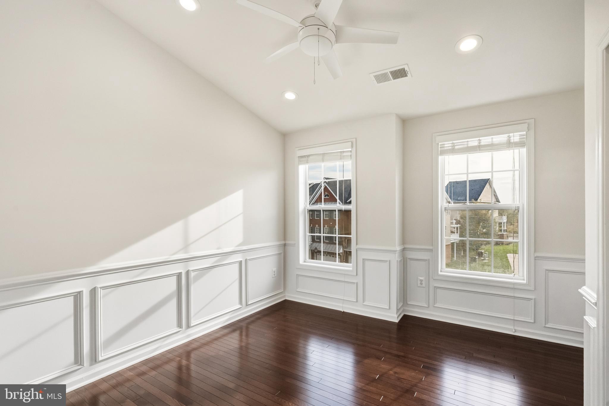 LOUDOUN VALLEY ESTATES 2 - Residential