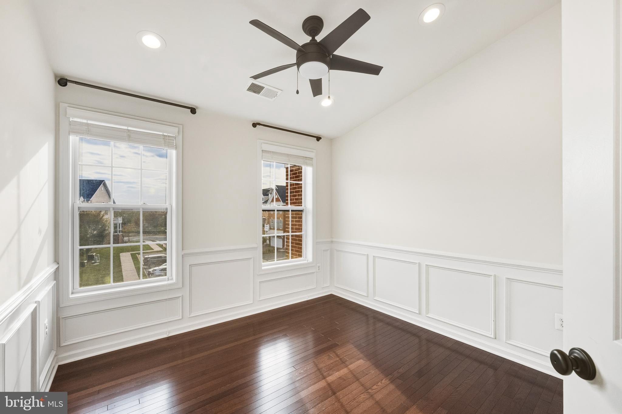 LOUDOUN VALLEY ESTATES 2 - Residential