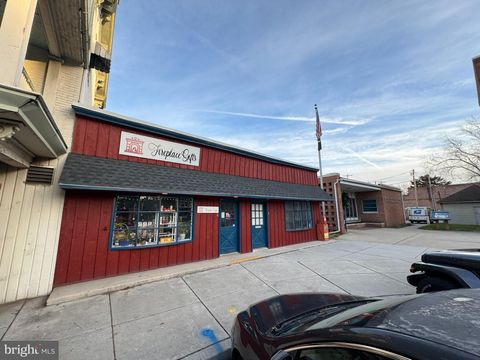 5 CENTER NEW OXFORD PA 17350