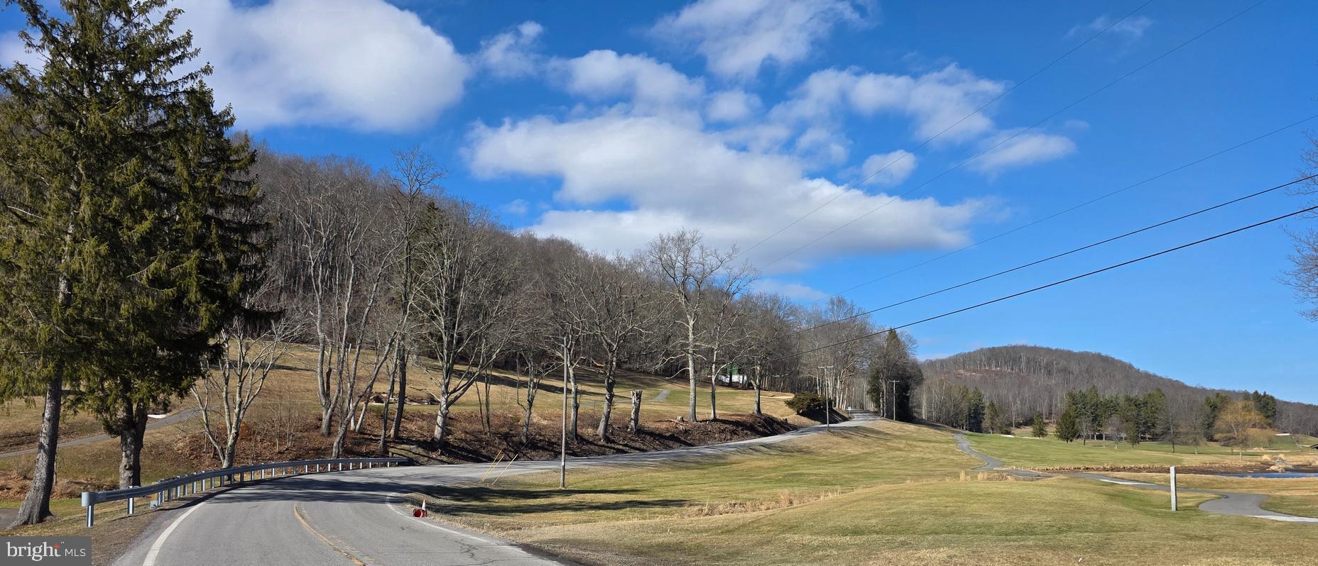 COUNTRY CLUB ACRES - Residential