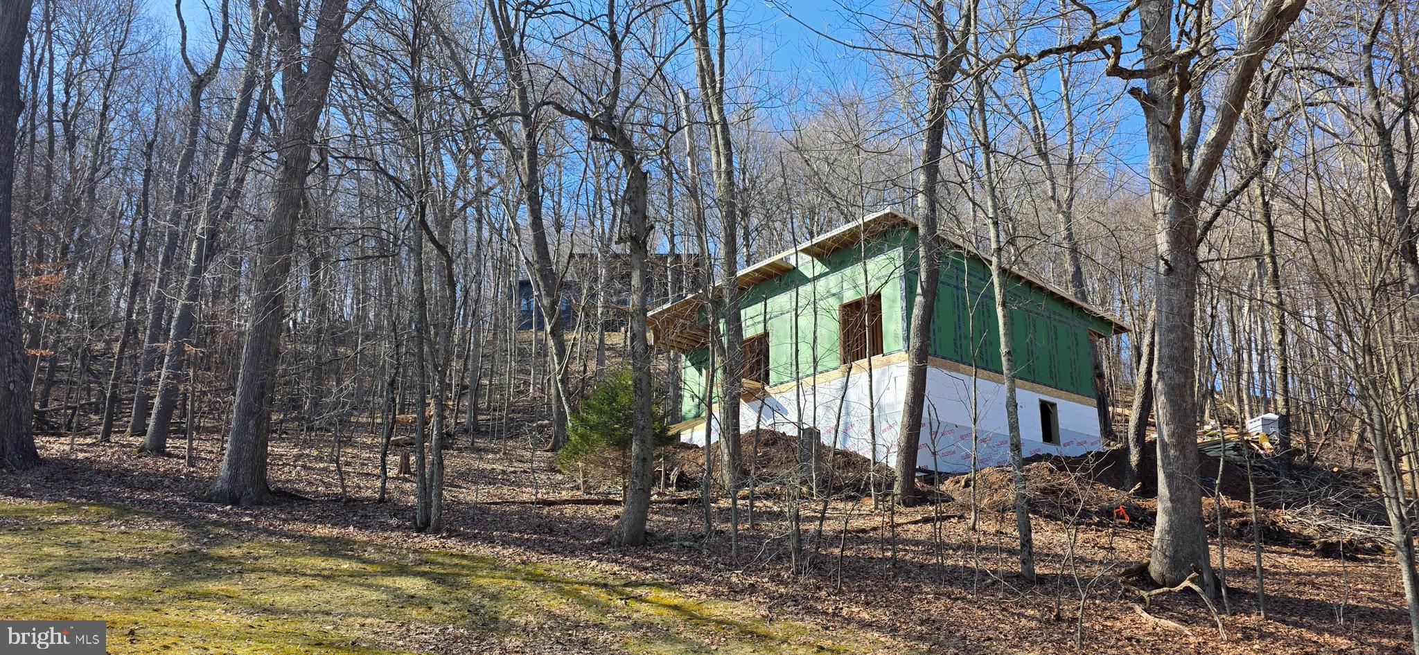 COUNTRY CLUB ACRES - Residential