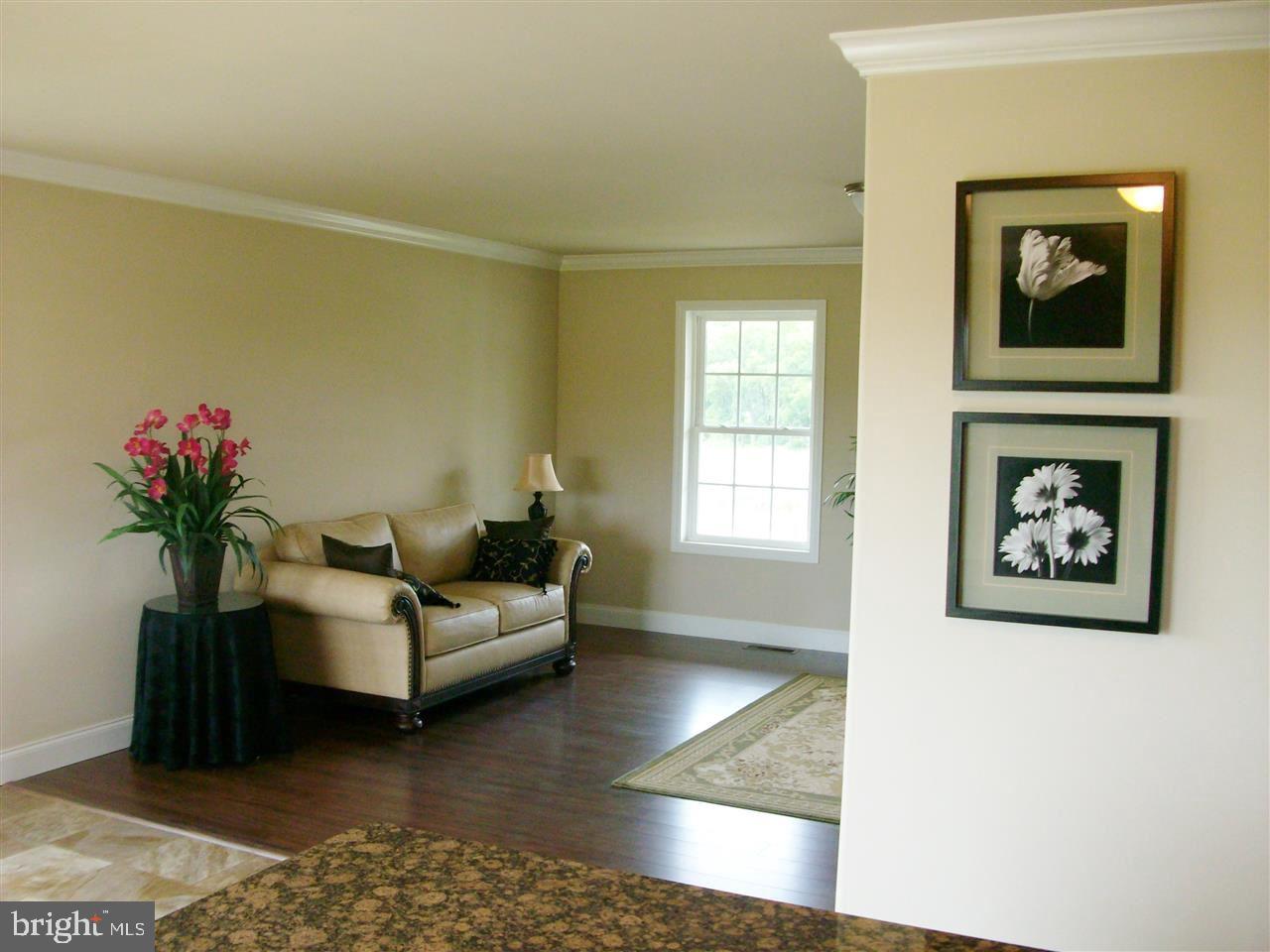 HAMPTON HEIGHTS - Residential