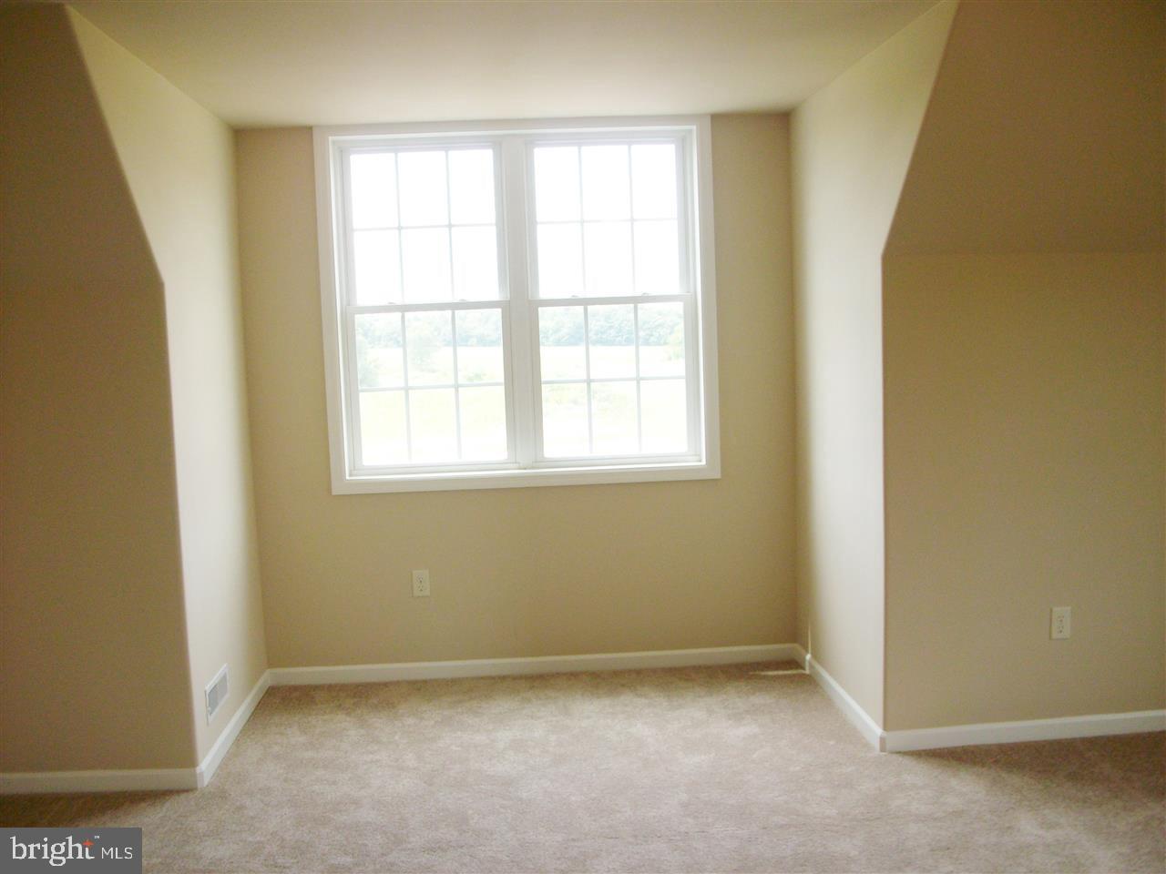 HAMPTON HEIGHTS - Residential