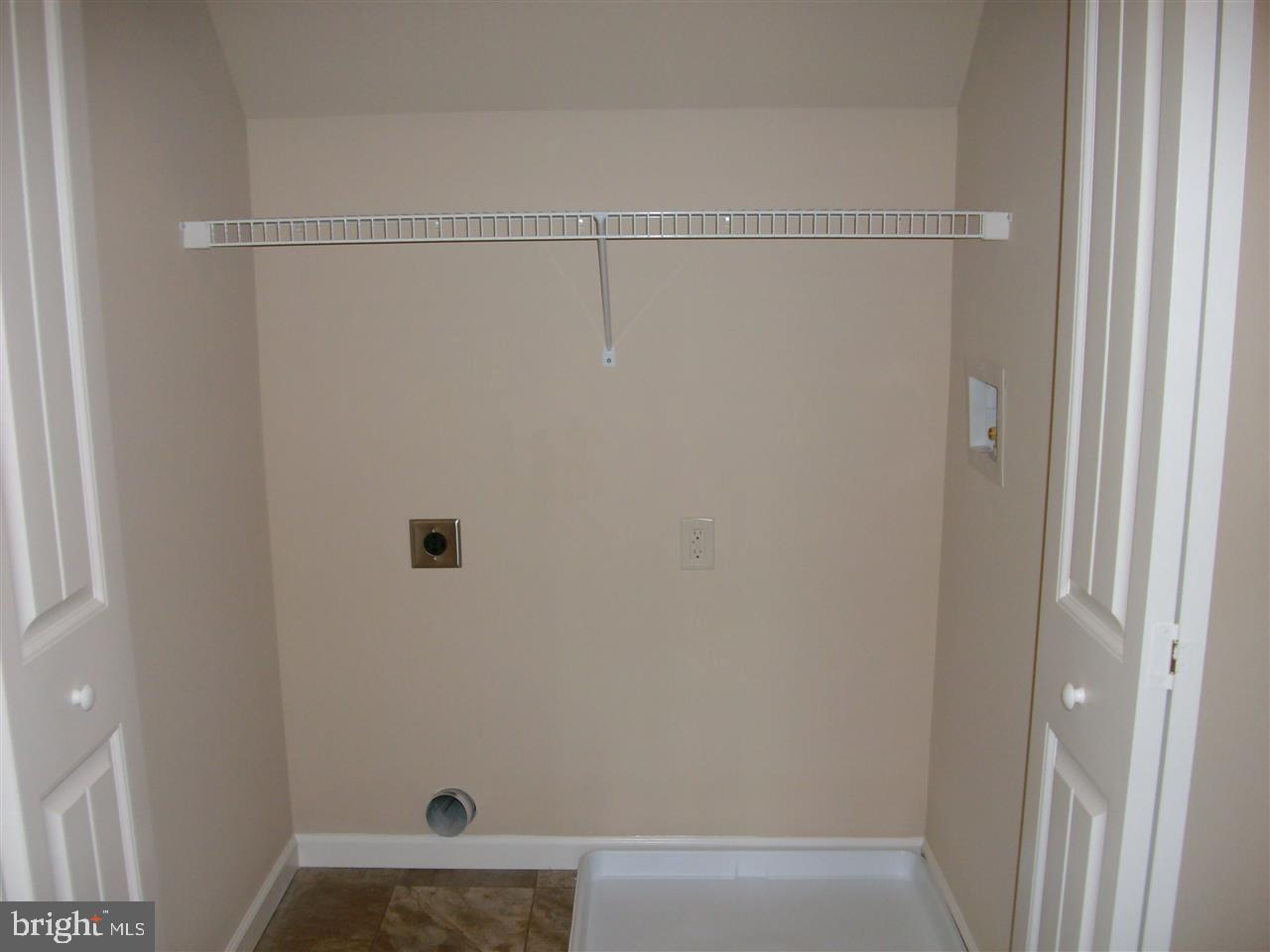 HAMPTON HEIGHTS - Residential