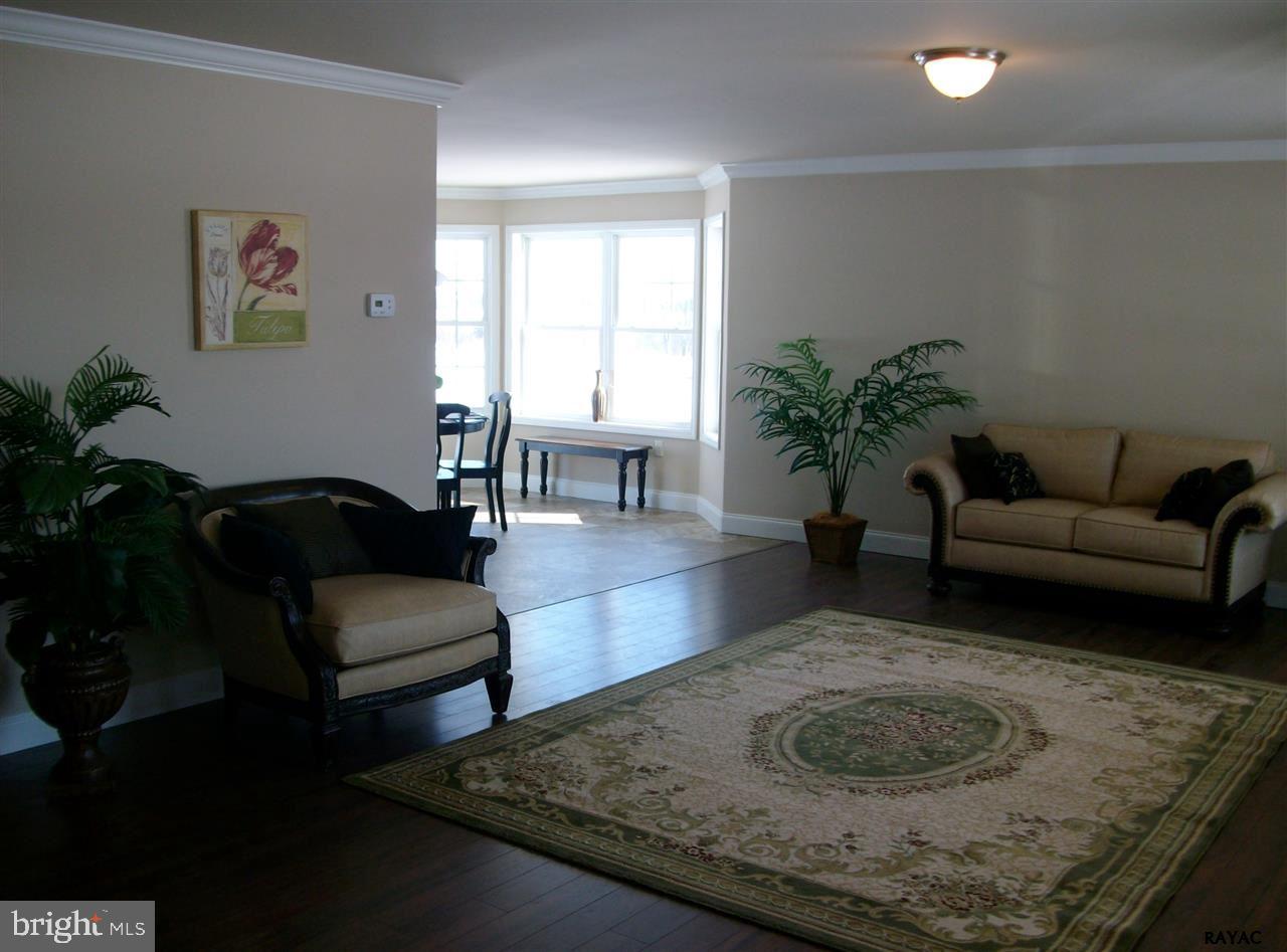 HAMPTON HEIGHTS - Residential