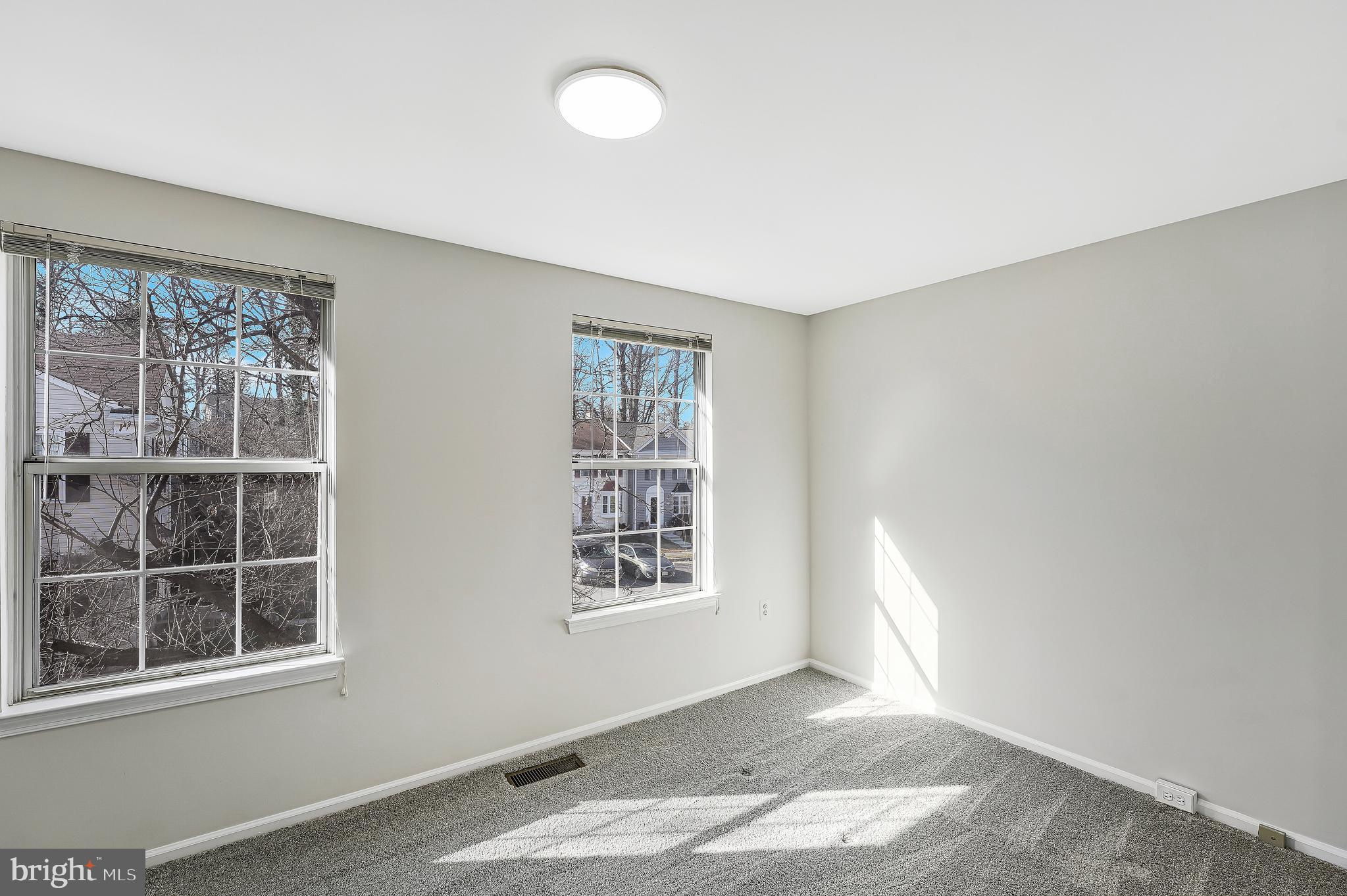 COUNTRYSIDE - Residential