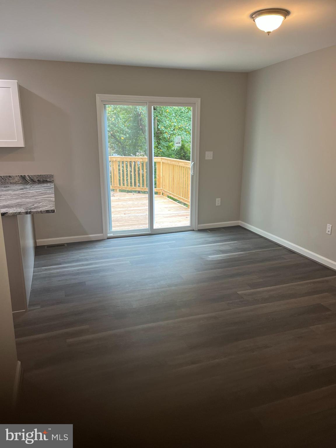 DUMONT OAKS - Residential Lease