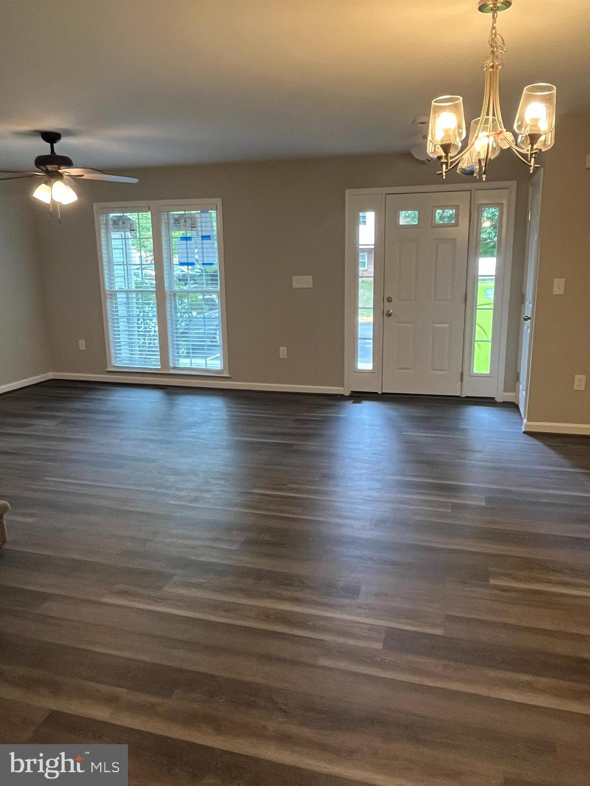 DUMONT OAKS - Residential Lease