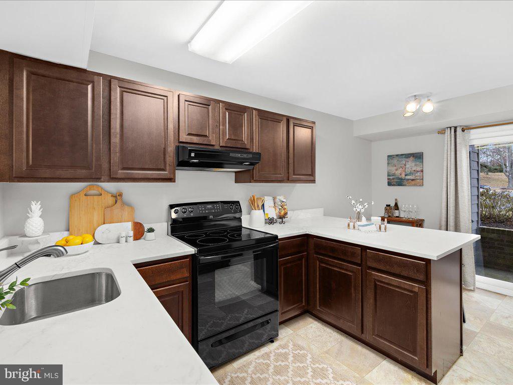 CHESAPEAKE HARBOUR - Residential