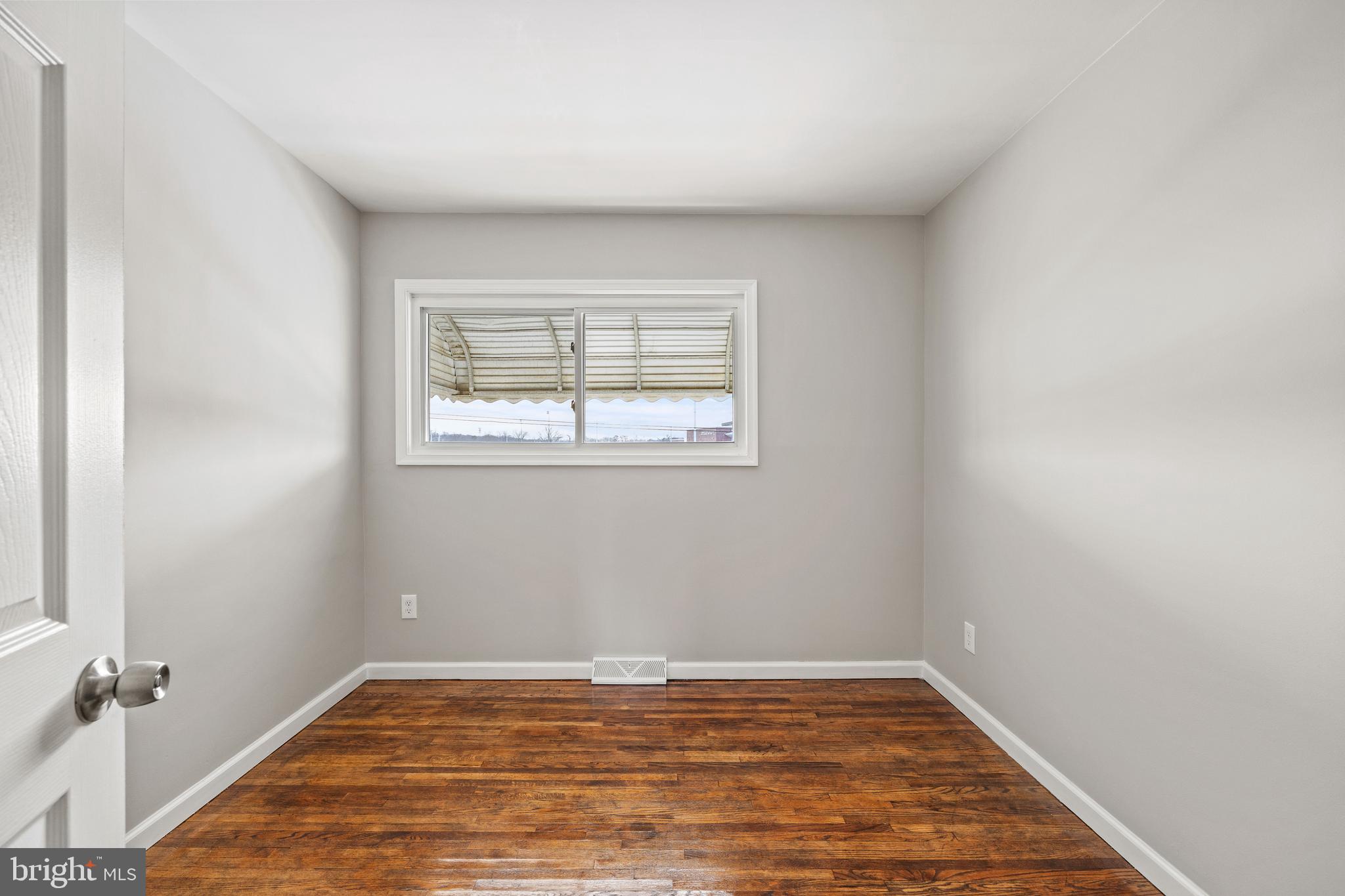 KENT VILLAGE - Residential