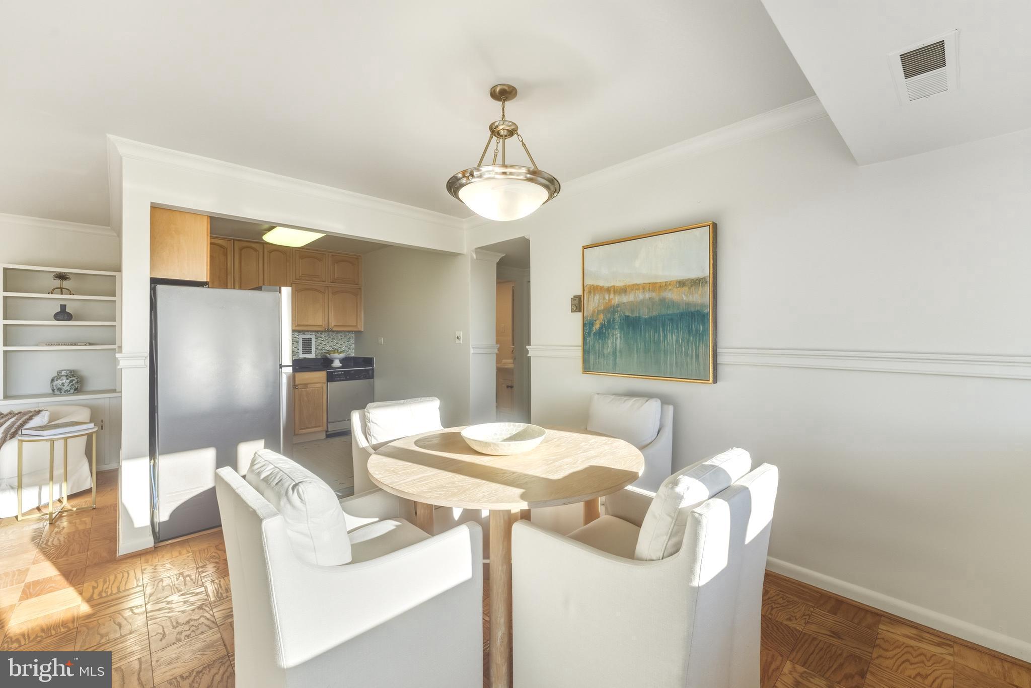 THE SEASONS - Residential