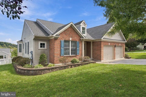Photo of 8 Cameron Court, DENVER, PA 17517 (MLS # PALA2096732)