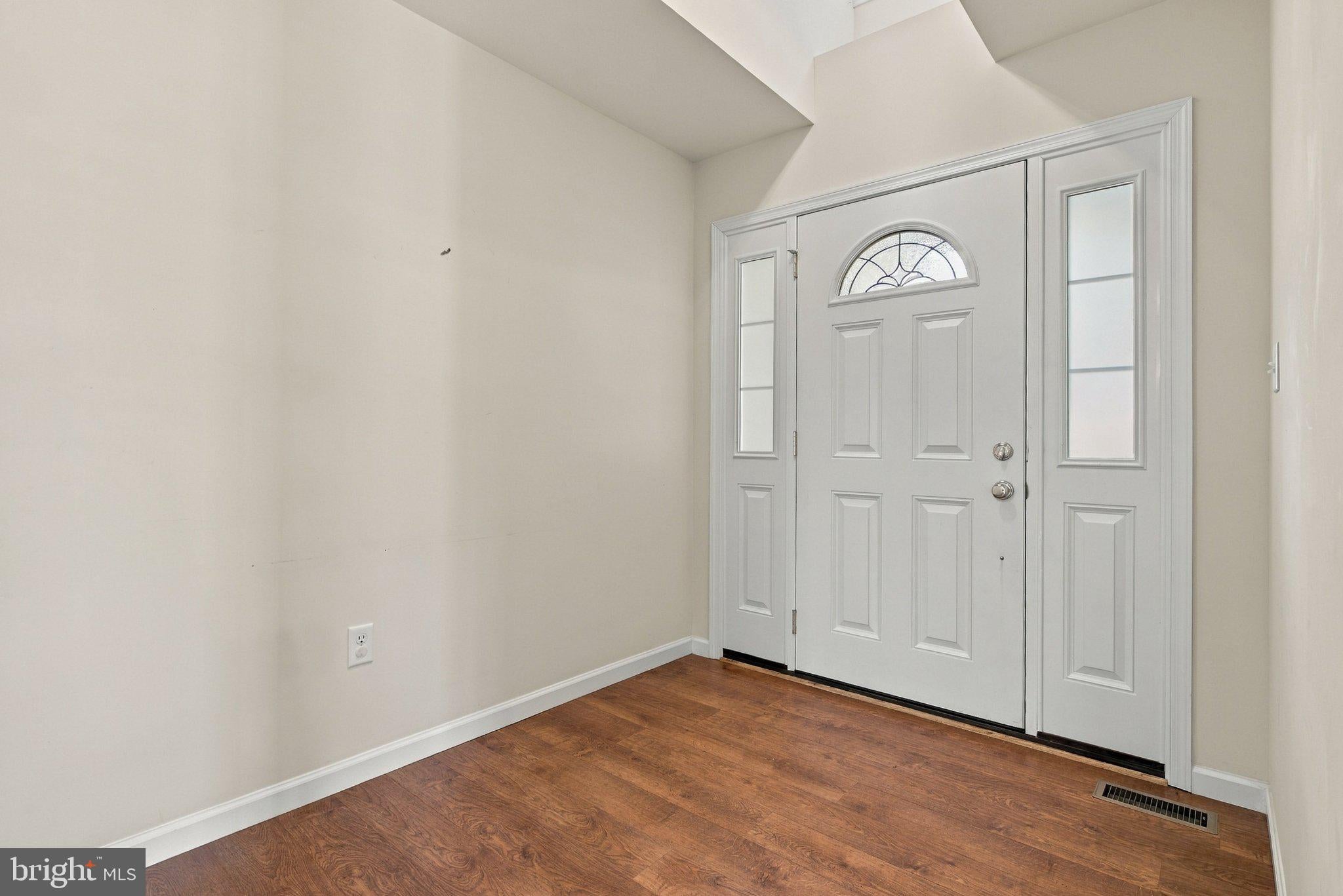8 CAMERON COURT