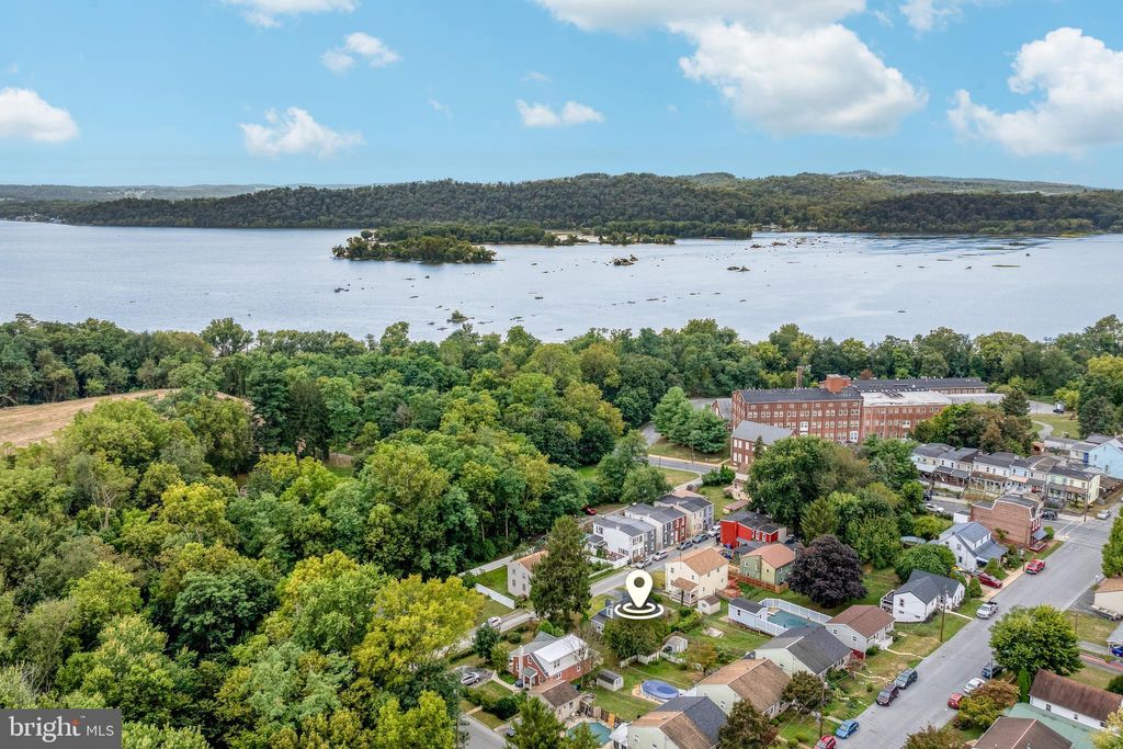 Photo of 645 Fairview Avenue, COLUMBIA, PA 17512 (MLS # PALA2077370)