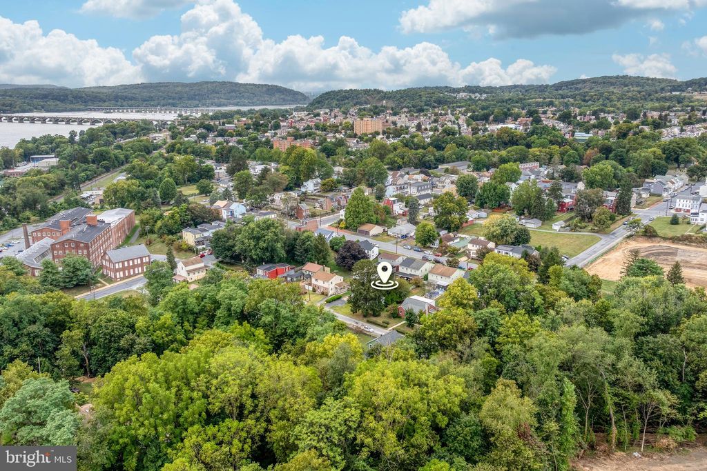 Photo of 645 Fairview Avenue, COLUMBIA, PA 17512 (MLS # PALA2077370)