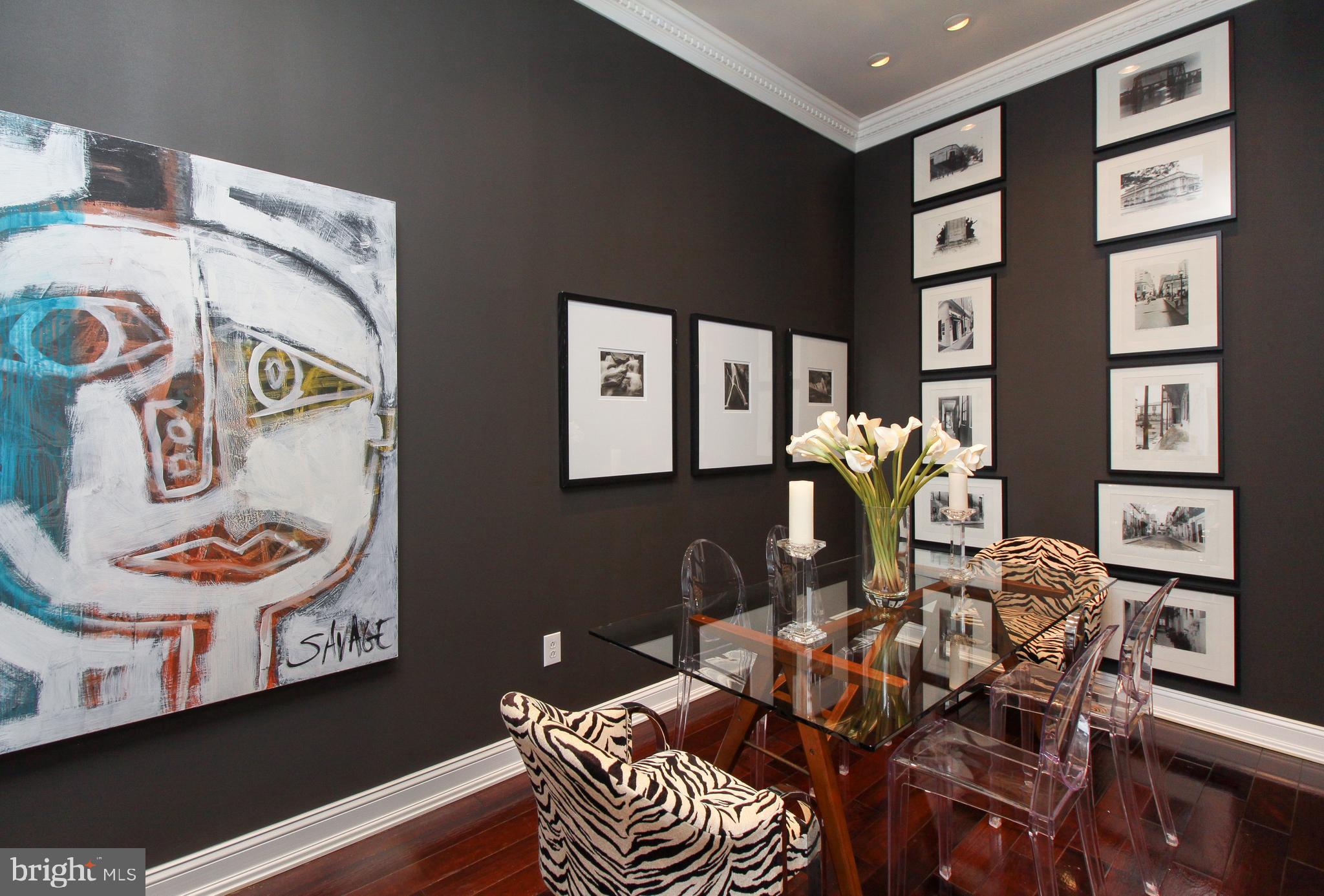 QUEEN VILLAGE - Residential
