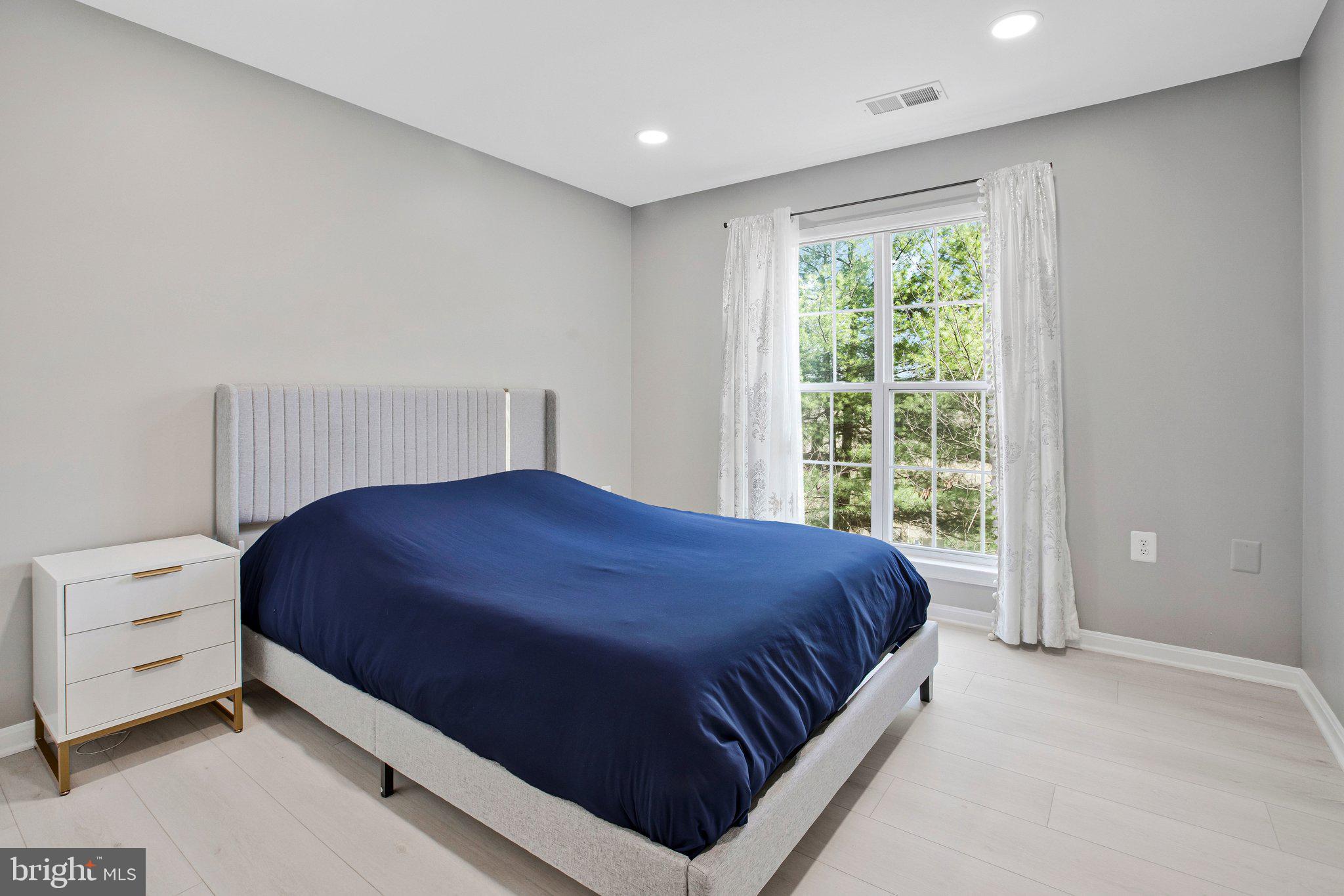 BROOKSTONE - Residential