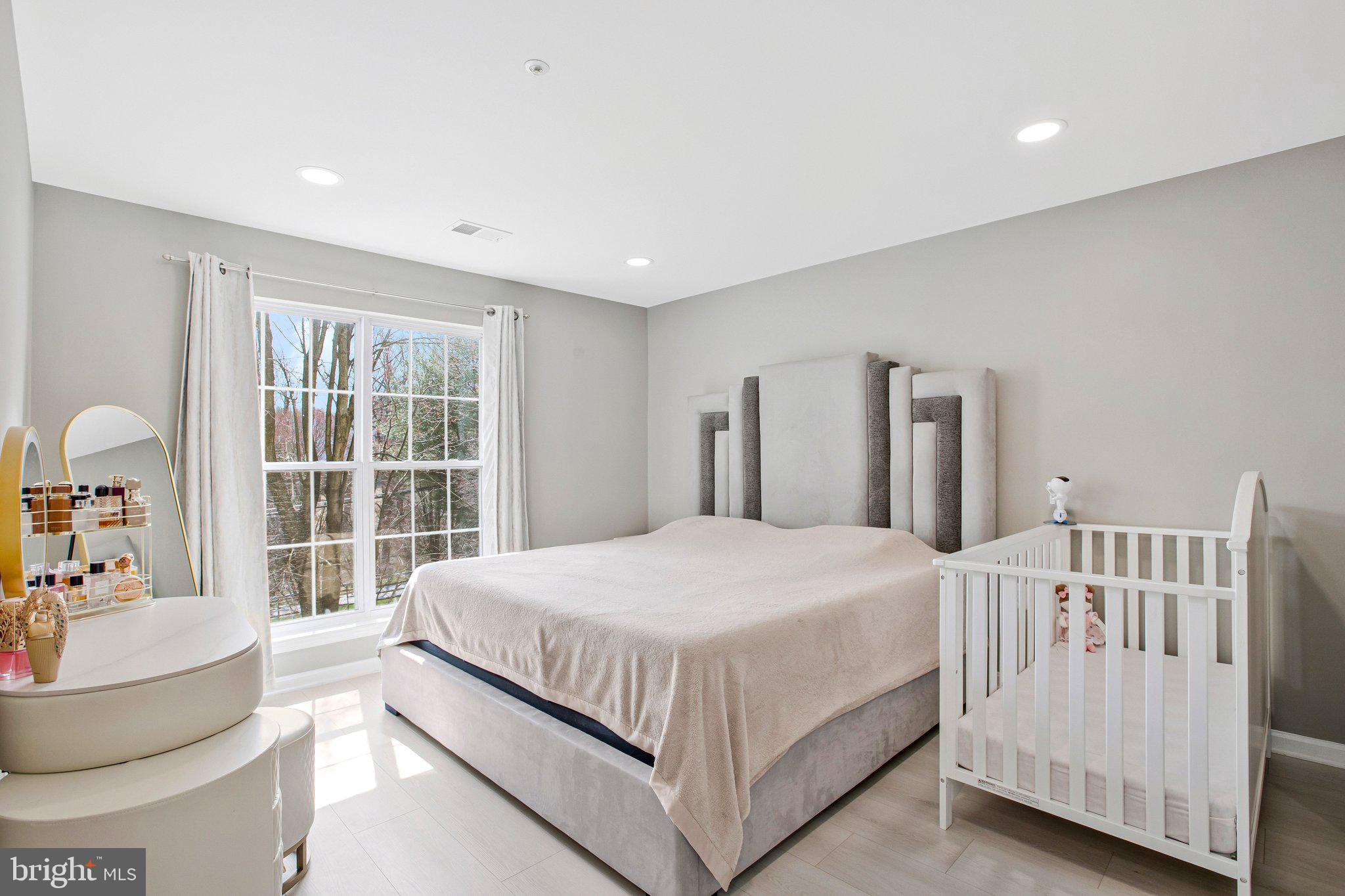 BROOKSTONE - Residential