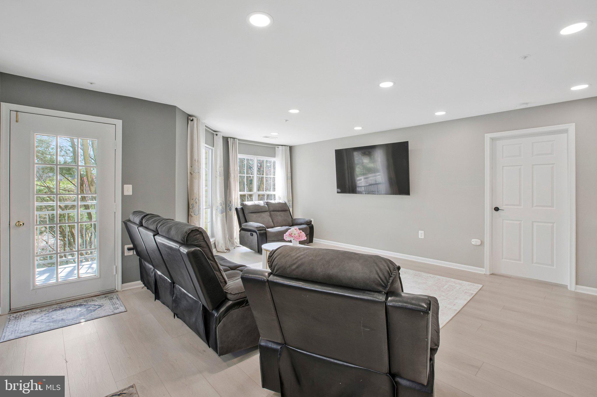 BROOKSTONE - Residential