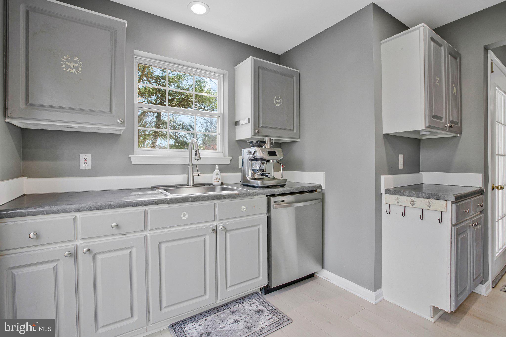 BROOKSTONE - Residential