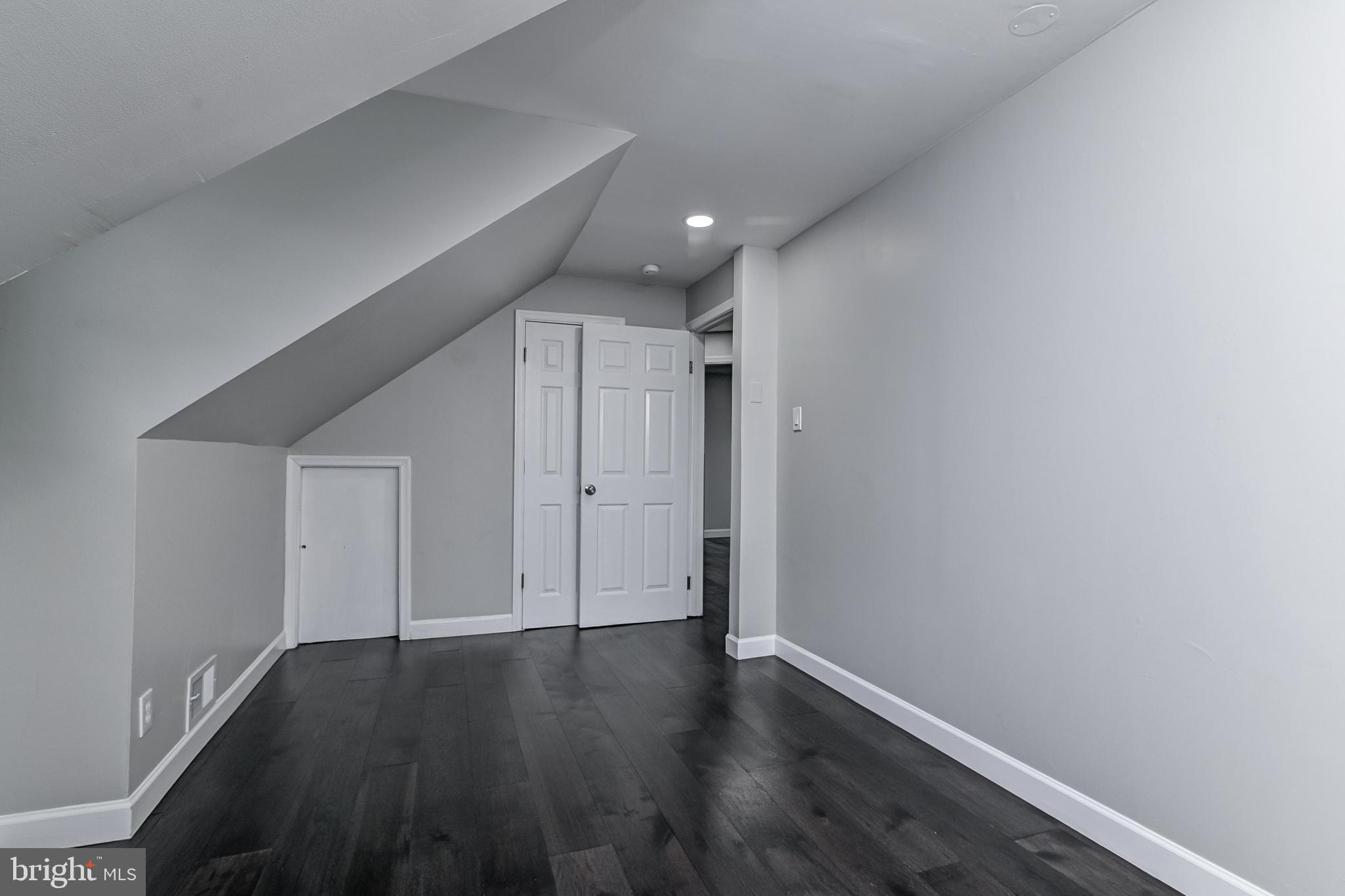 RIVERDALE - Residential