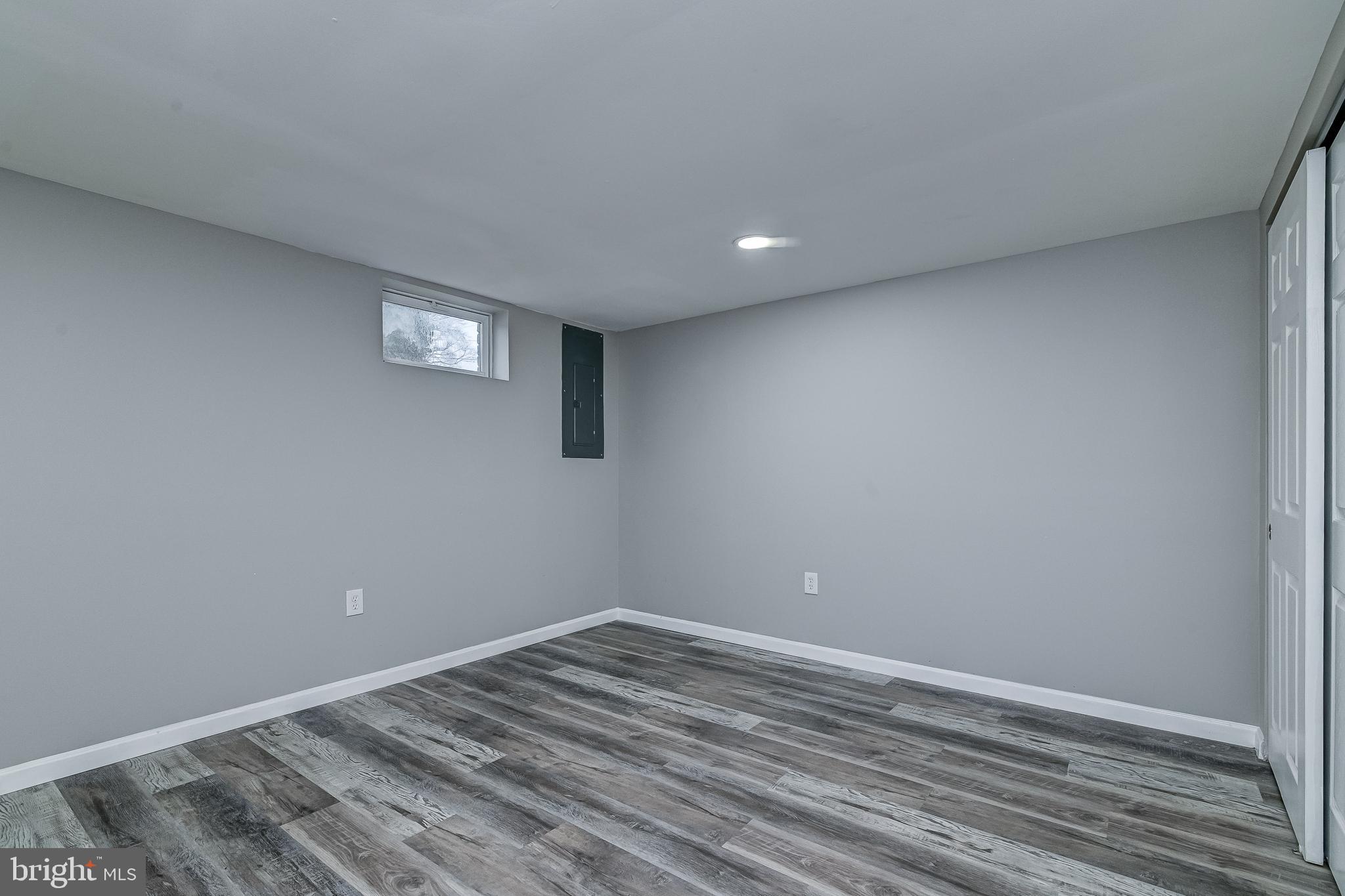 RIVERDALE - Residential