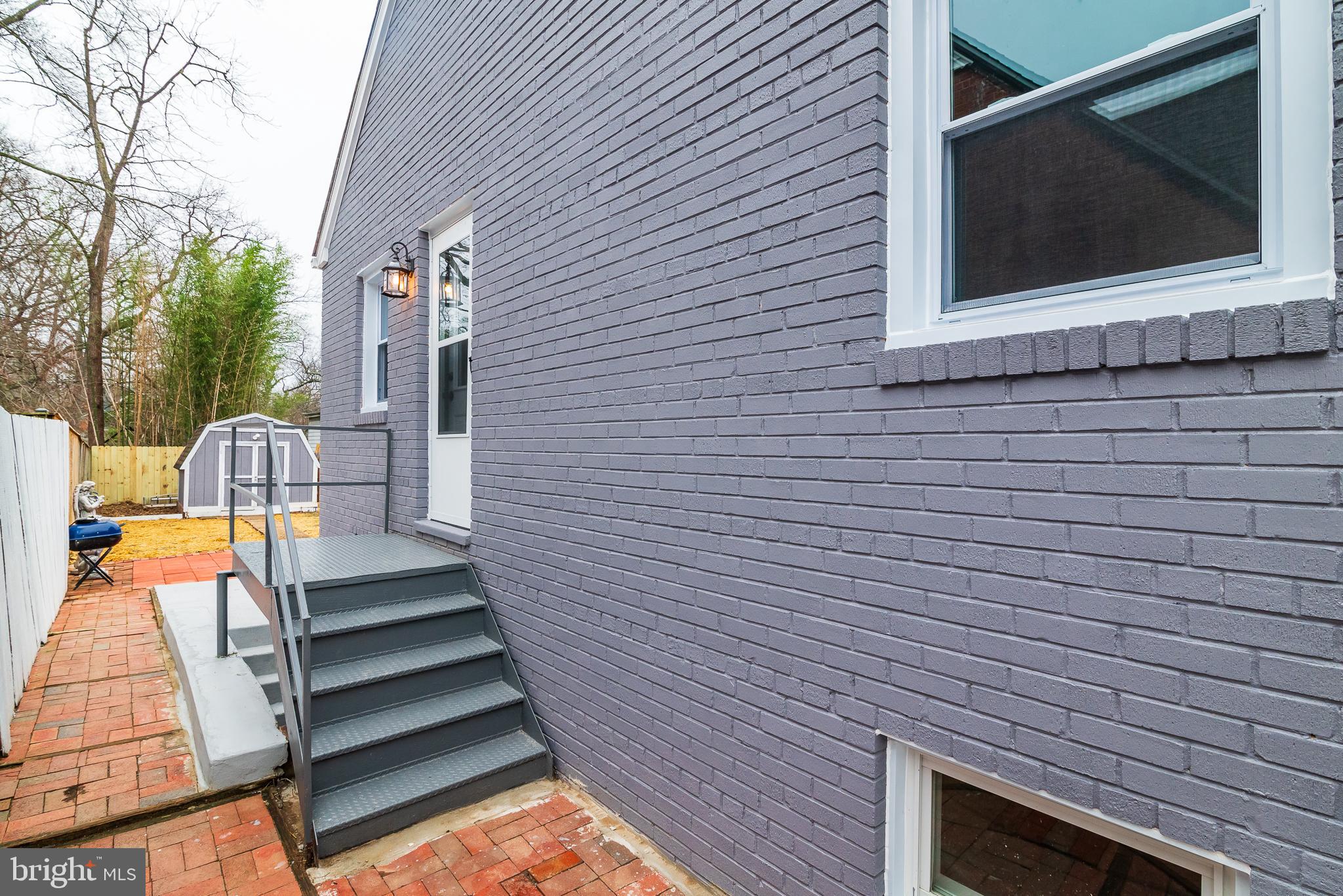 RIVERDALE - Residential