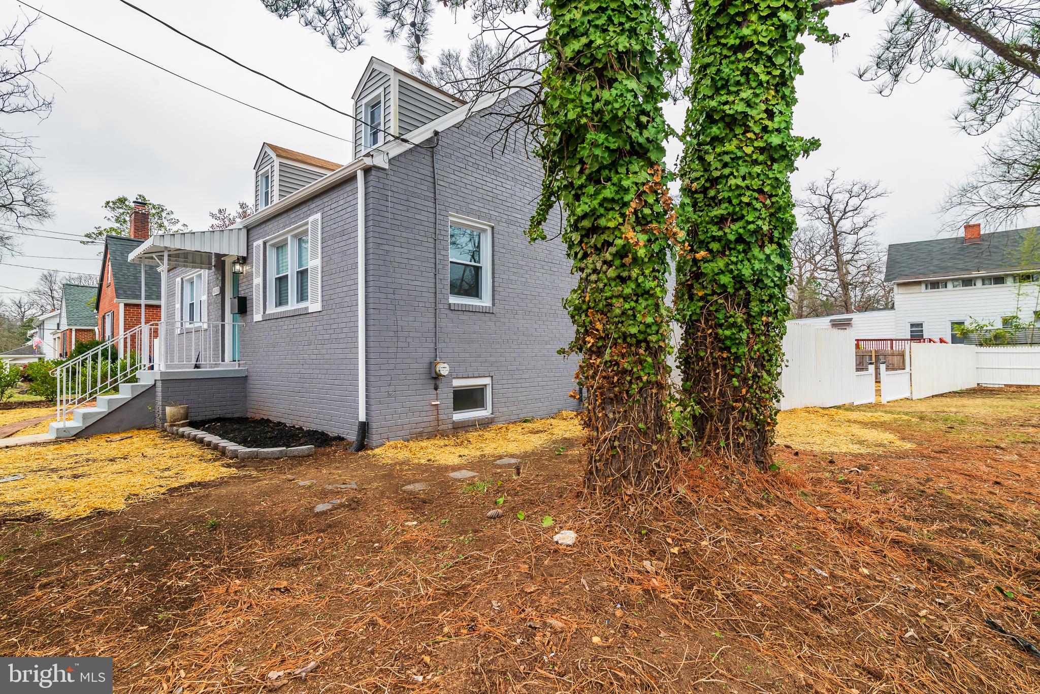 RIVERDALE - Residential