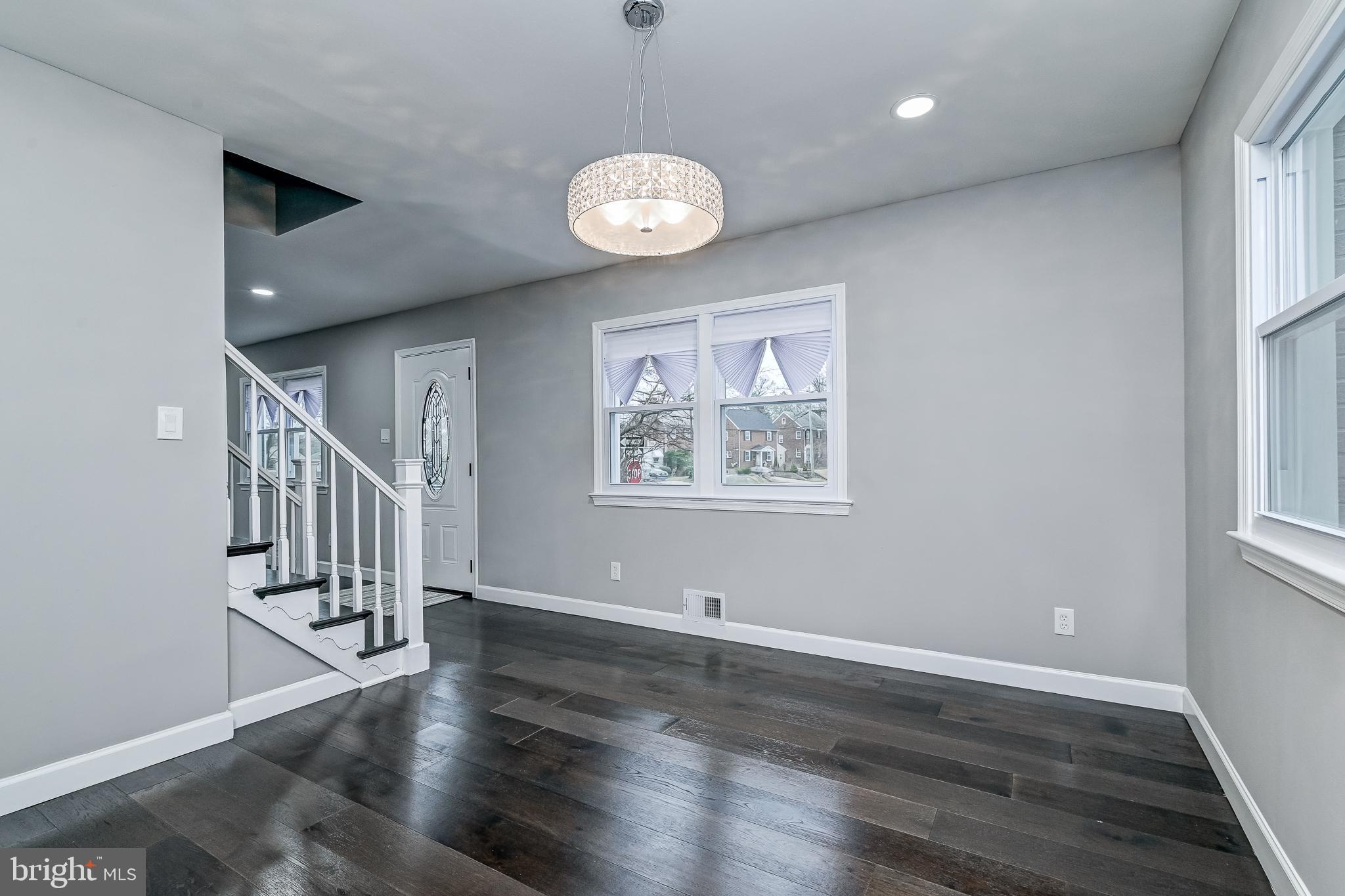 RIVERDALE - Residential