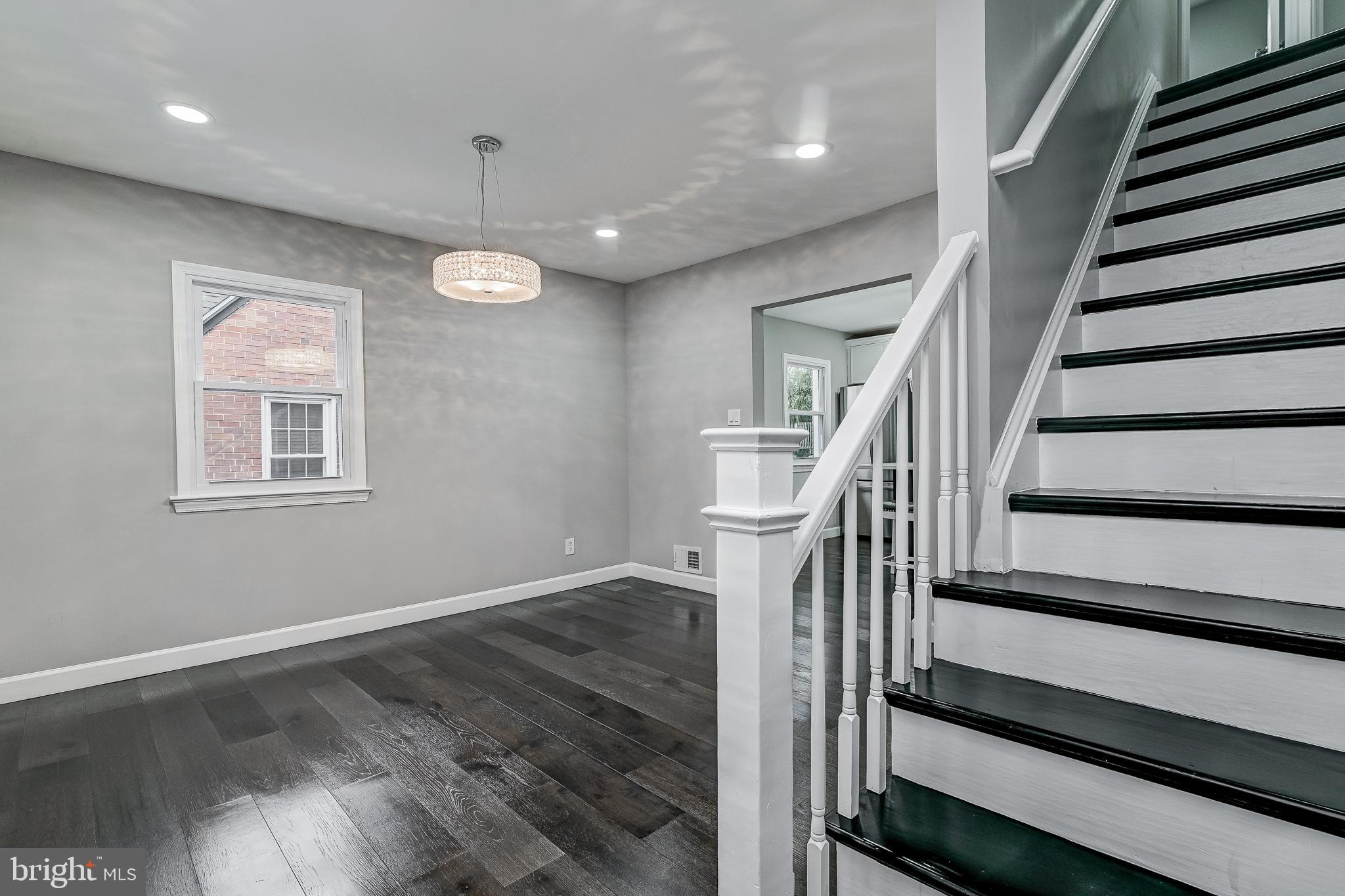 RIVERDALE - Residential