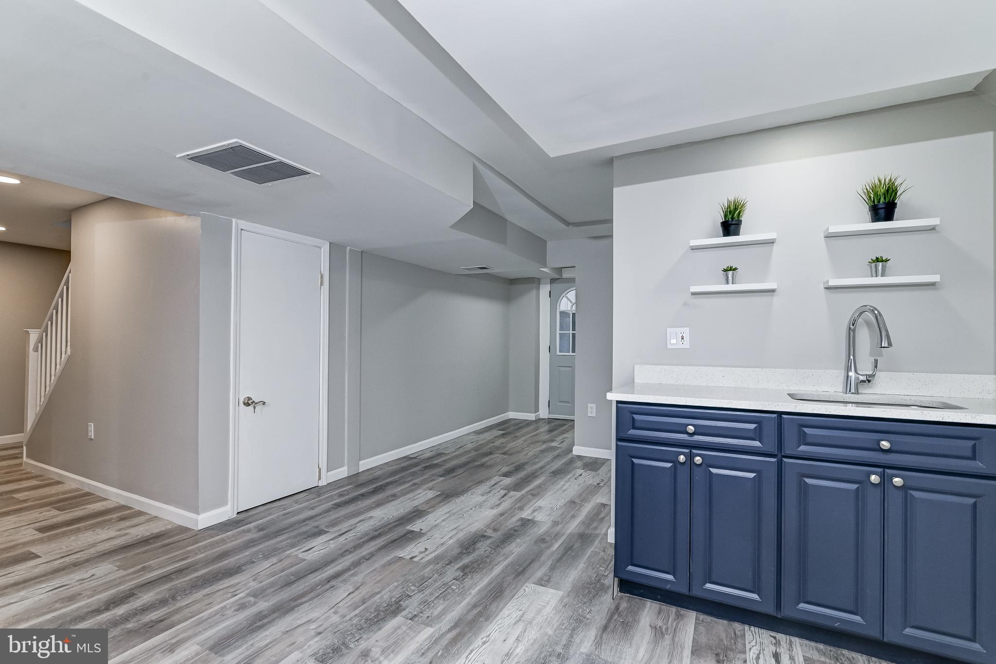 RIVERDALE - Residential