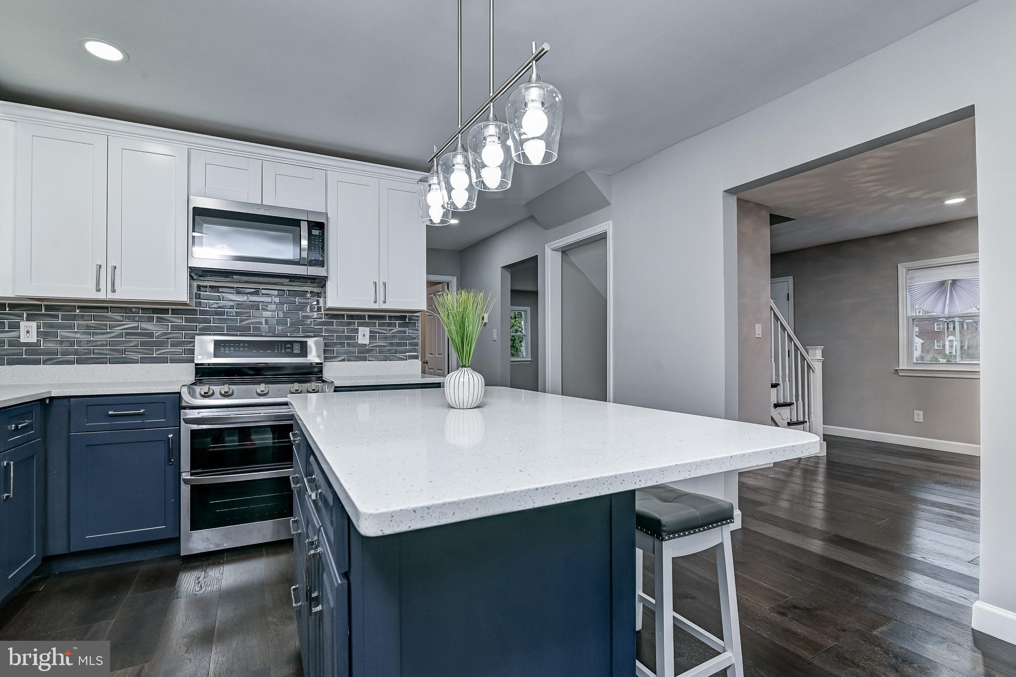 RIVERDALE - Residential