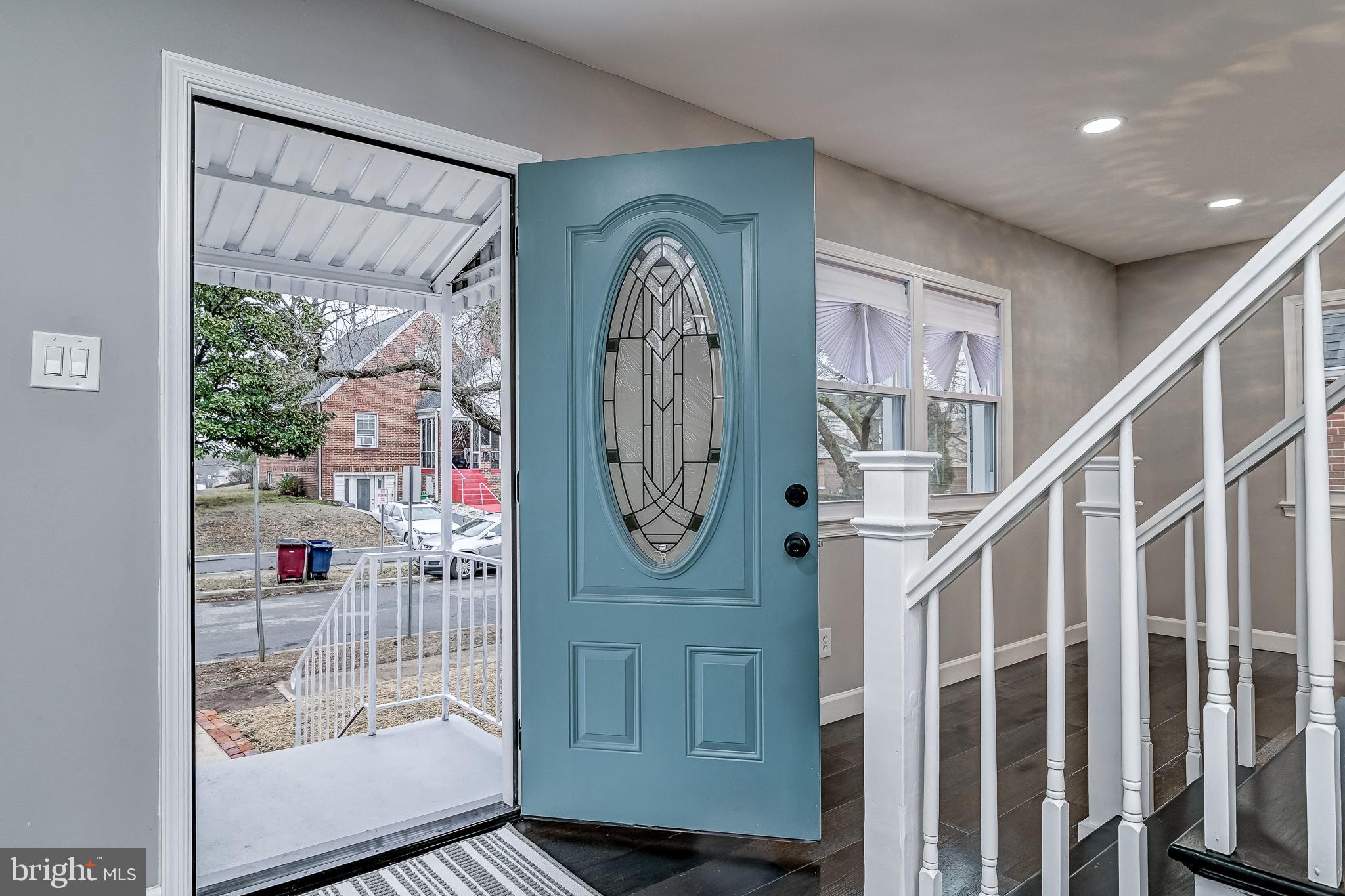 RIVERDALE - Residential