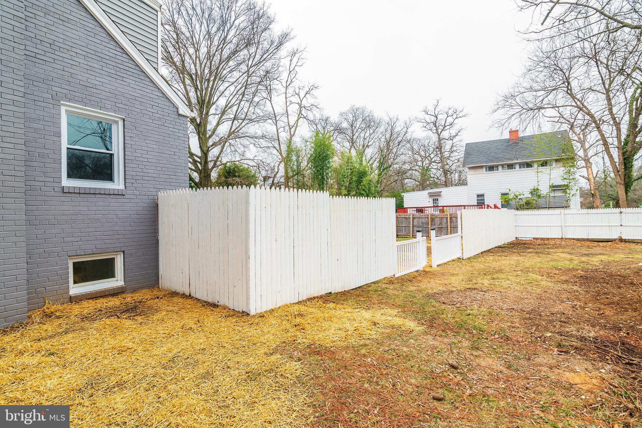 RIVERDALE - Residential