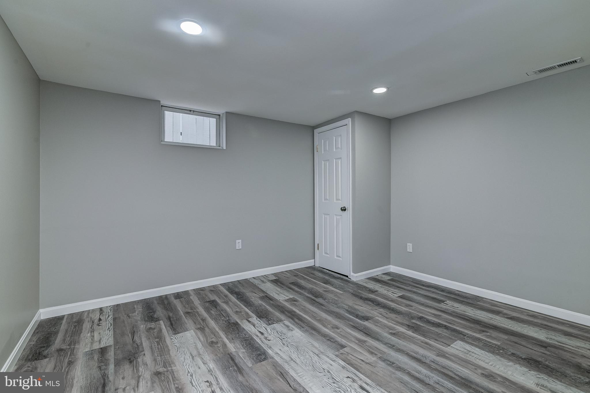 RIVERDALE - Residential