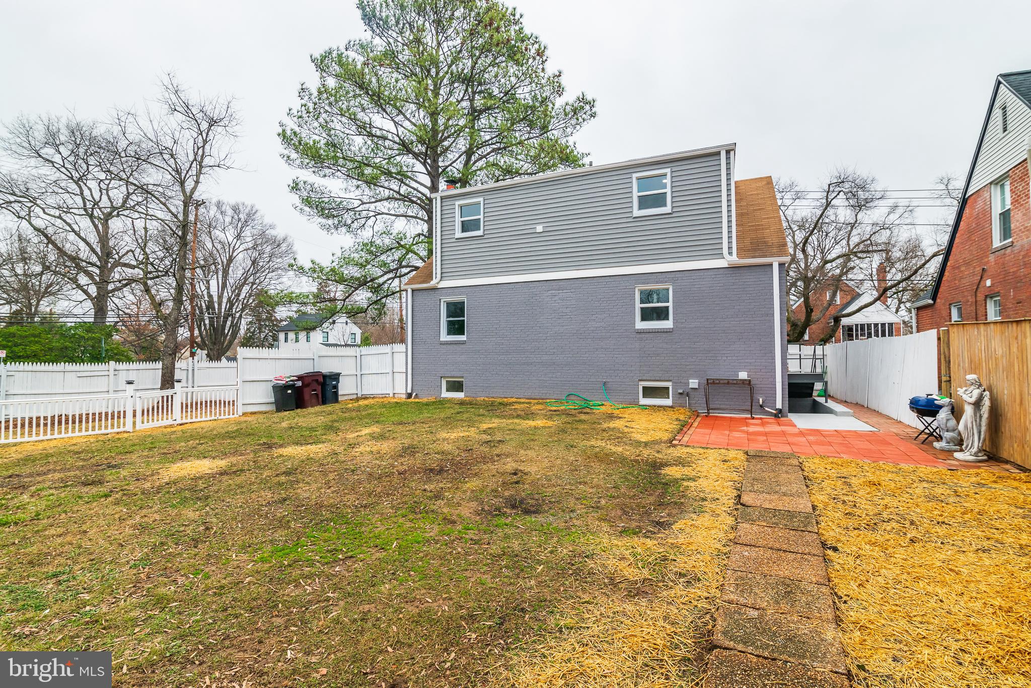 RIVERDALE - Residential