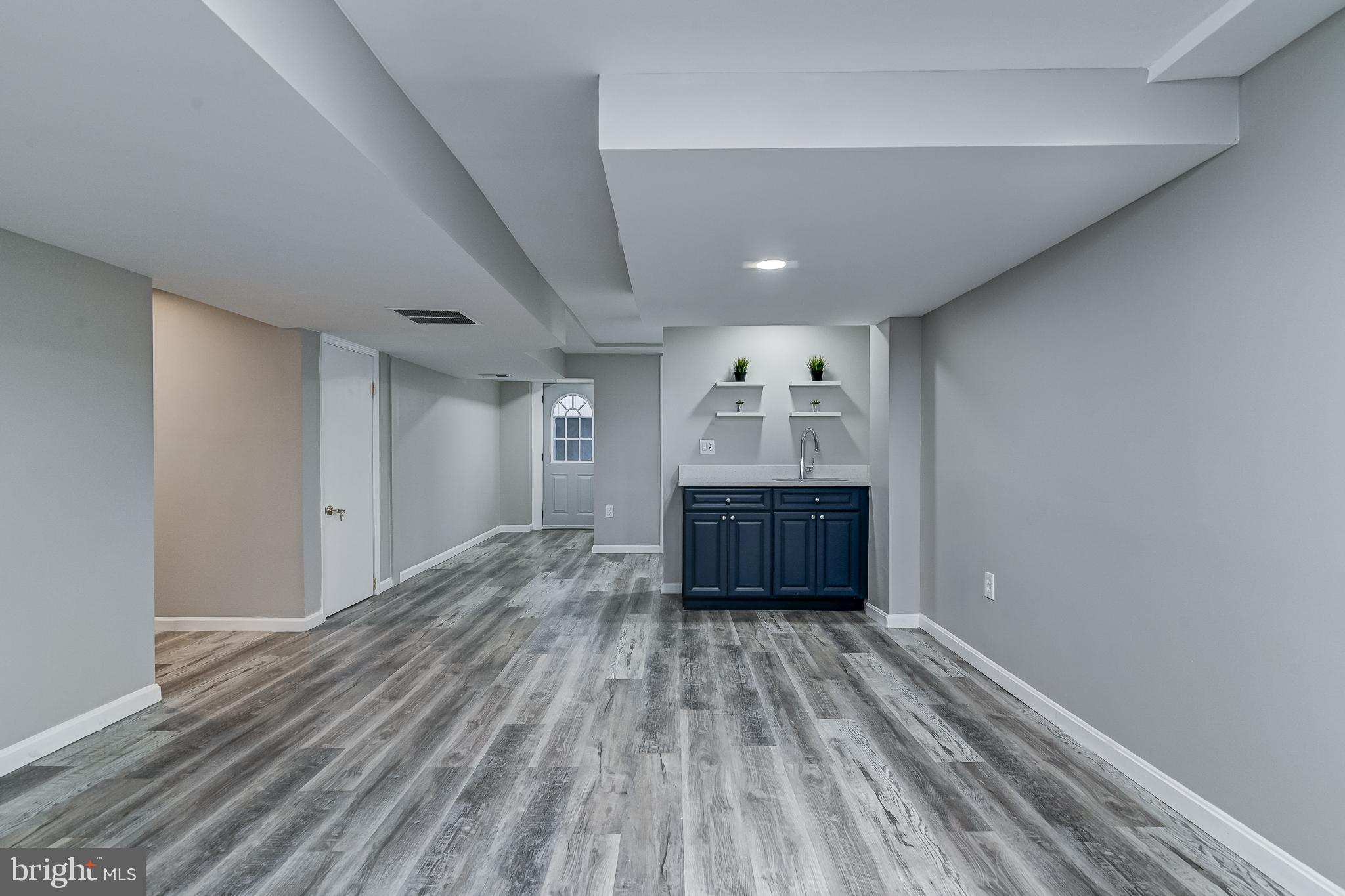 RIVERDALE - Residential