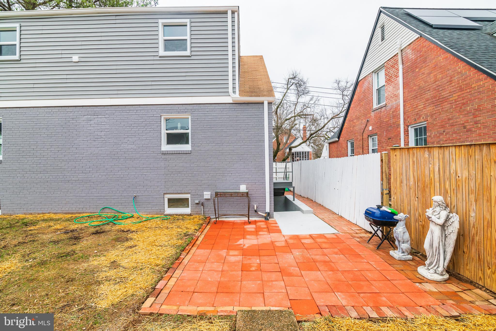 RIVERDALE - Residential